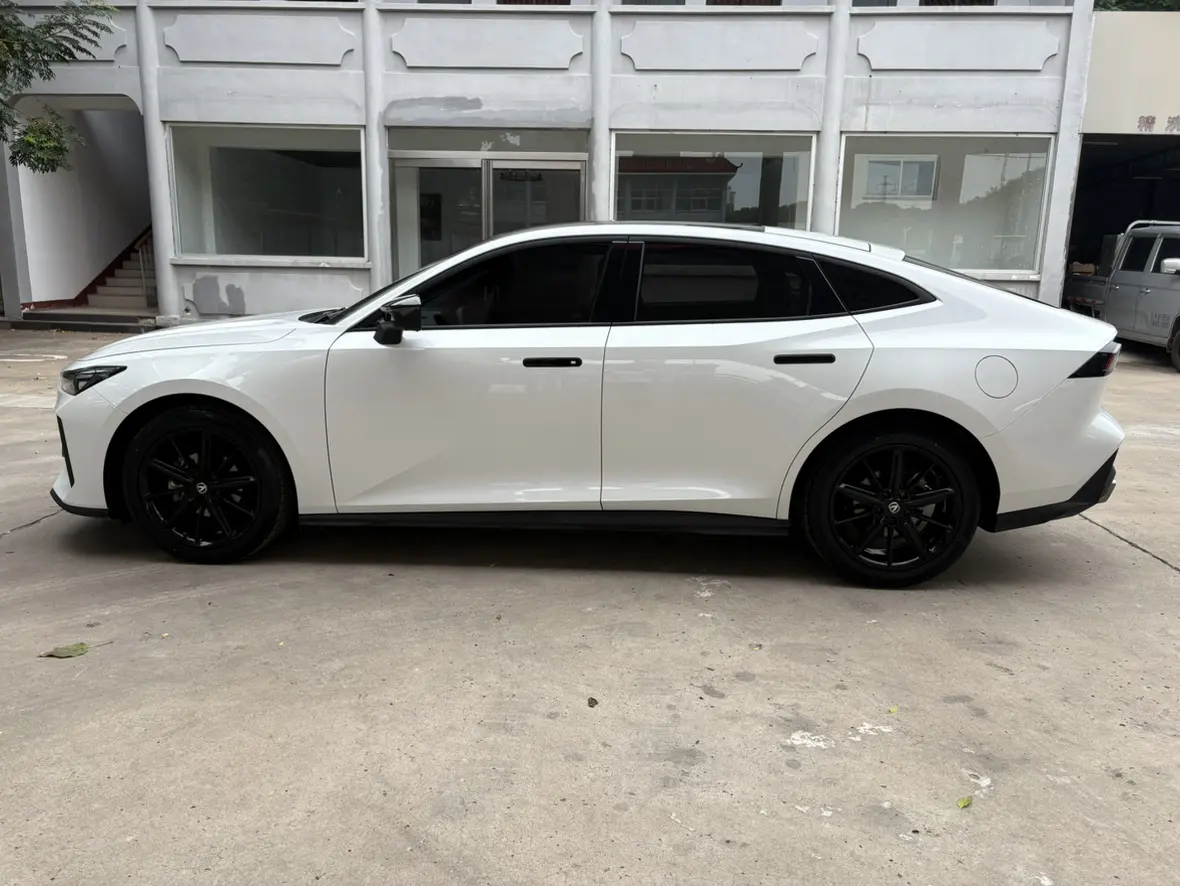 Changan UNI-V  из Китая