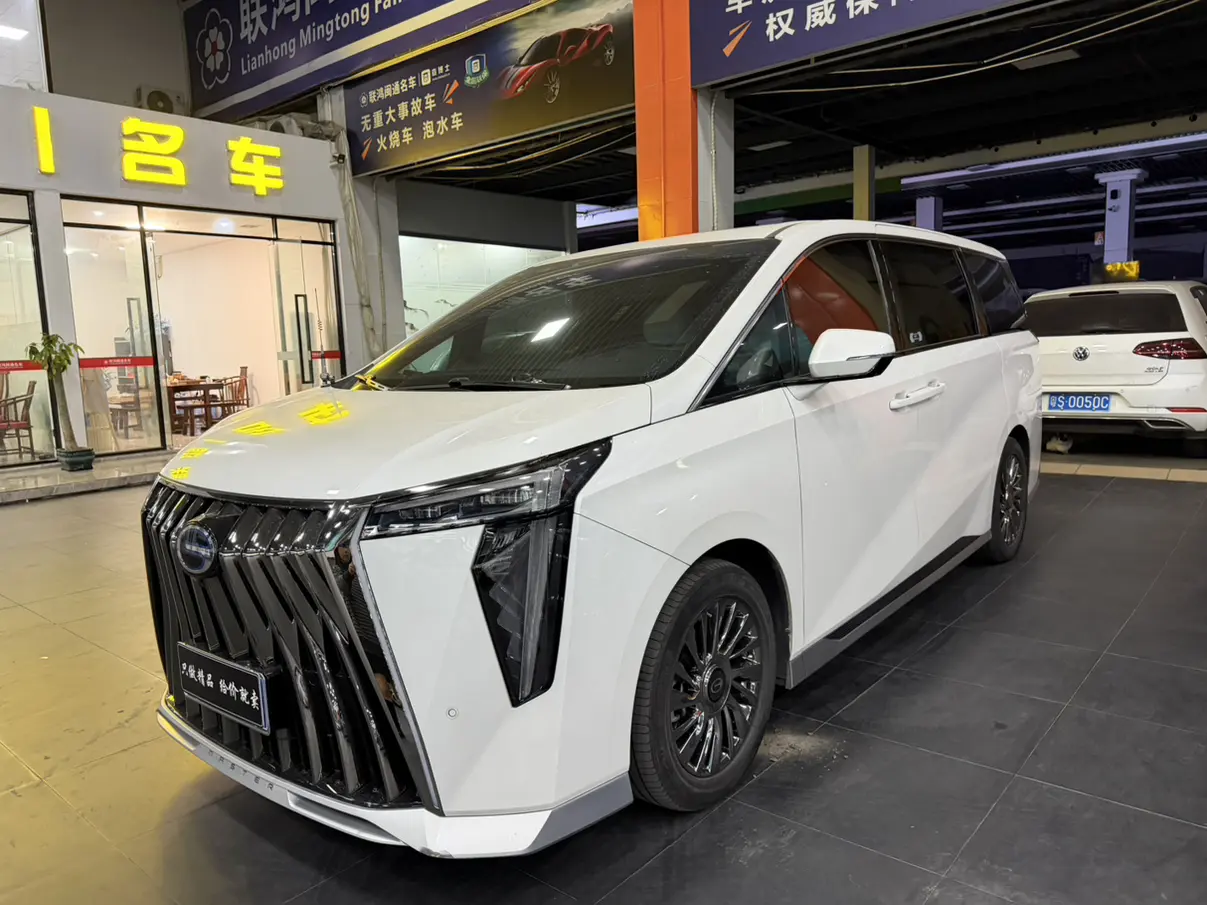 GAC Trumpchi M8  из Китая