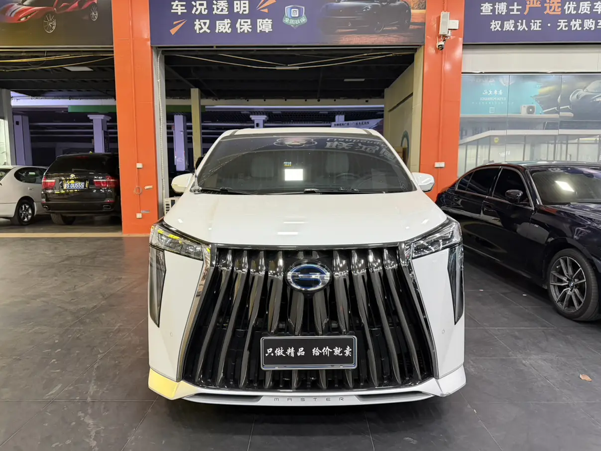 GAC Trumpchi M8  из Китая