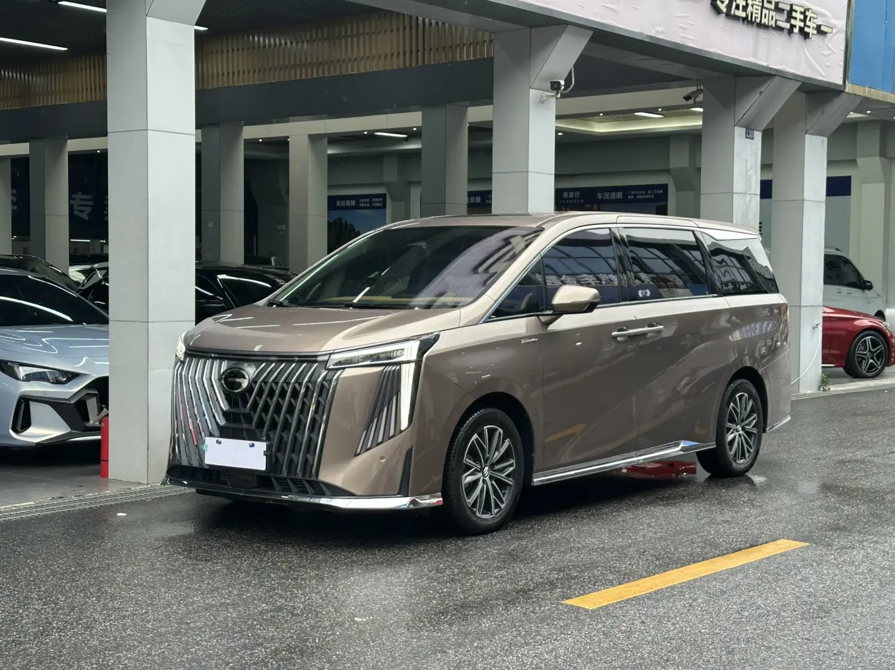 GAC Trumpchi M8  из Китая