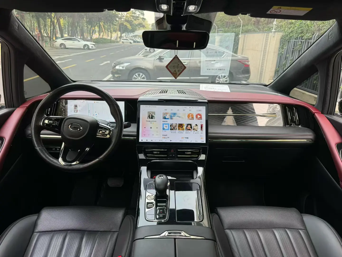 GAC Trumpchi M8  из Китая