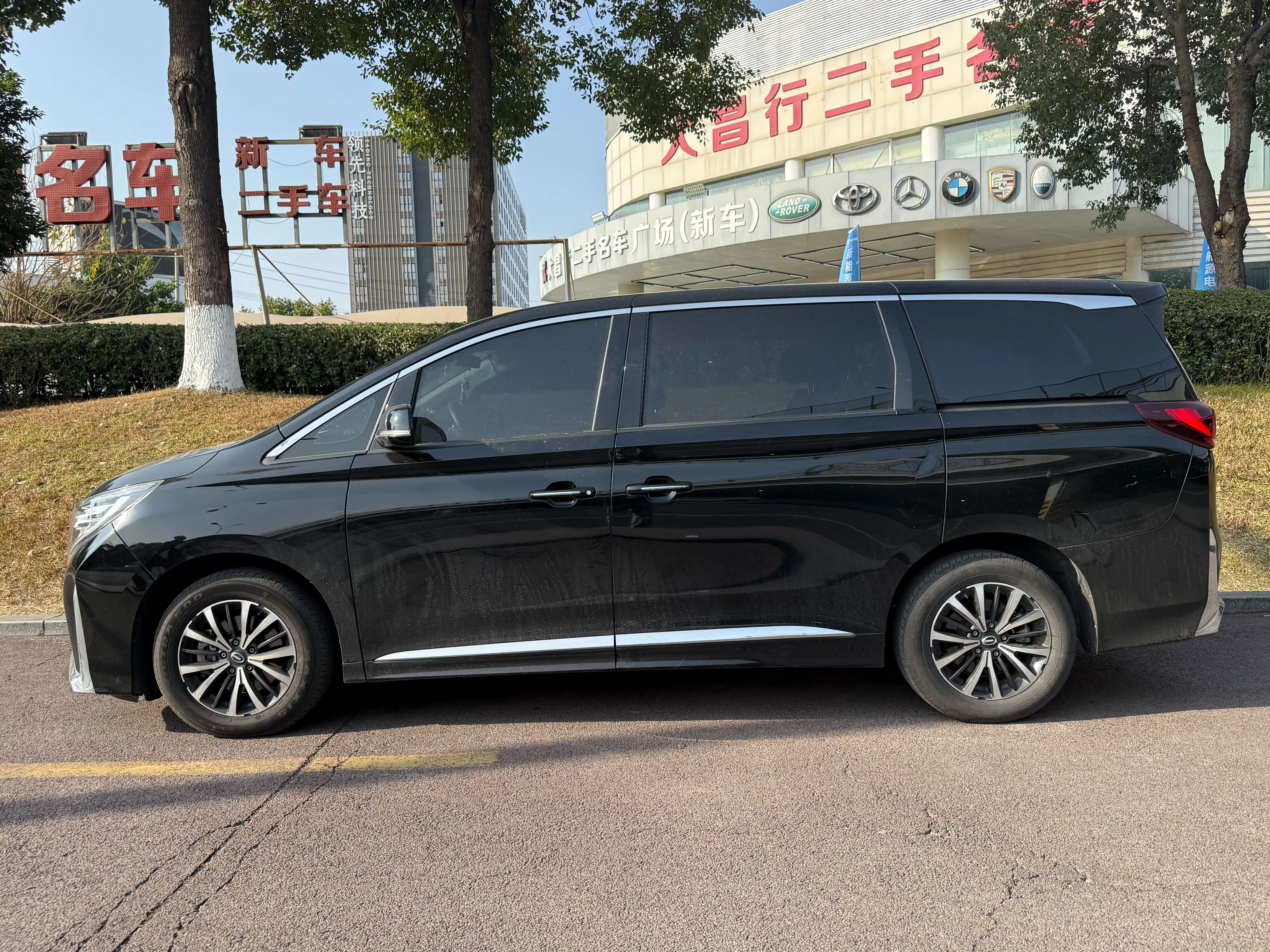 GAC Trumpchi M8  из Китая
