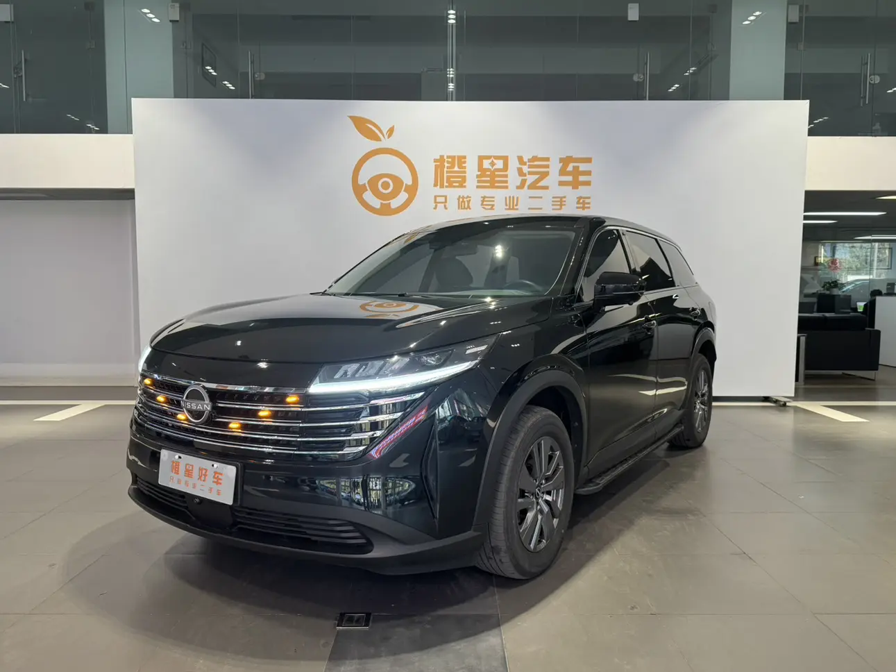 Nissan Explore the land  из Китая