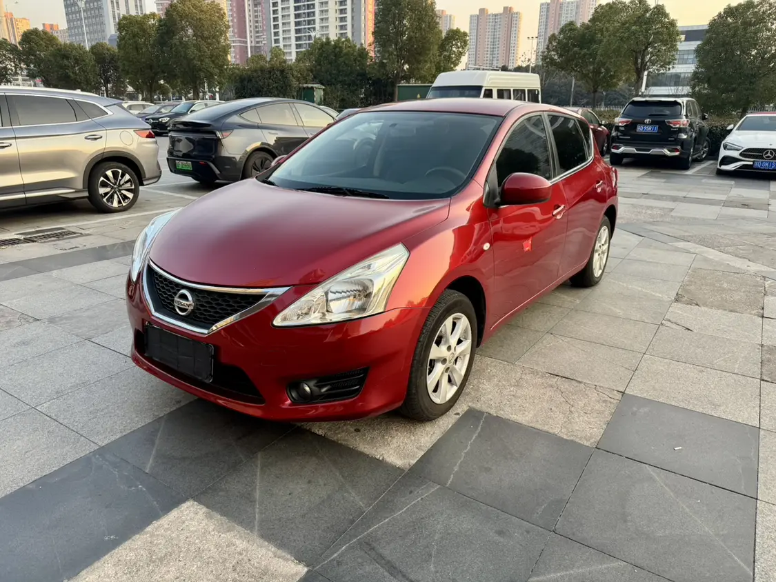 Nissan Tiida  из Китая