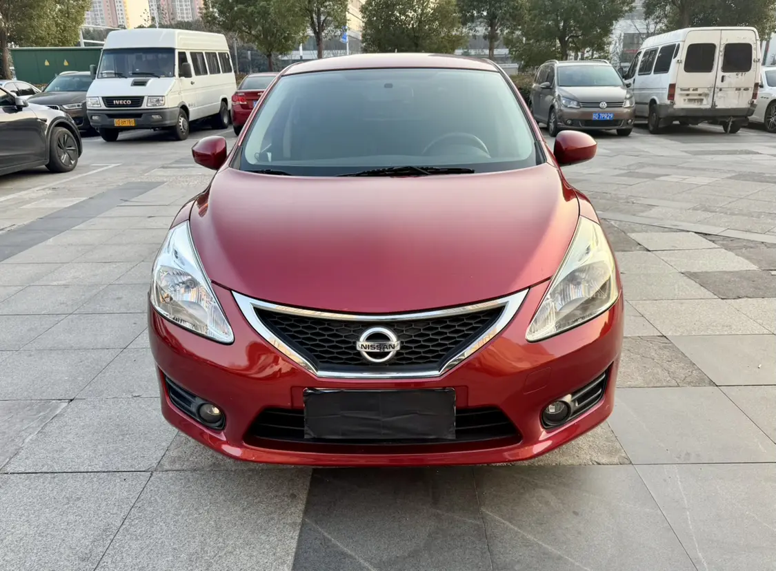 Nissan Tiida  из Китая