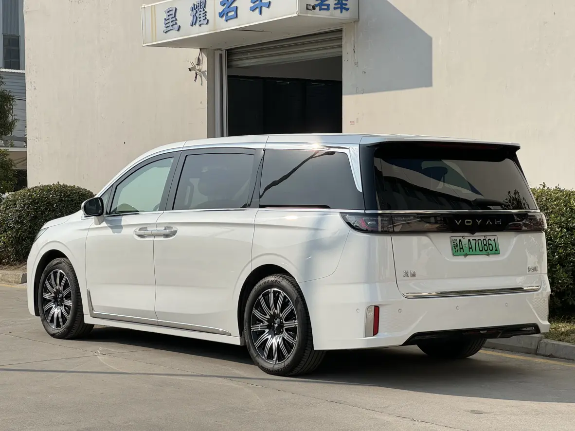 Voyah Lantu Dreamer EV  из Китая
