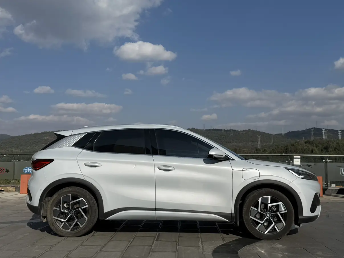 BYD Yuan PLUS  из Китая