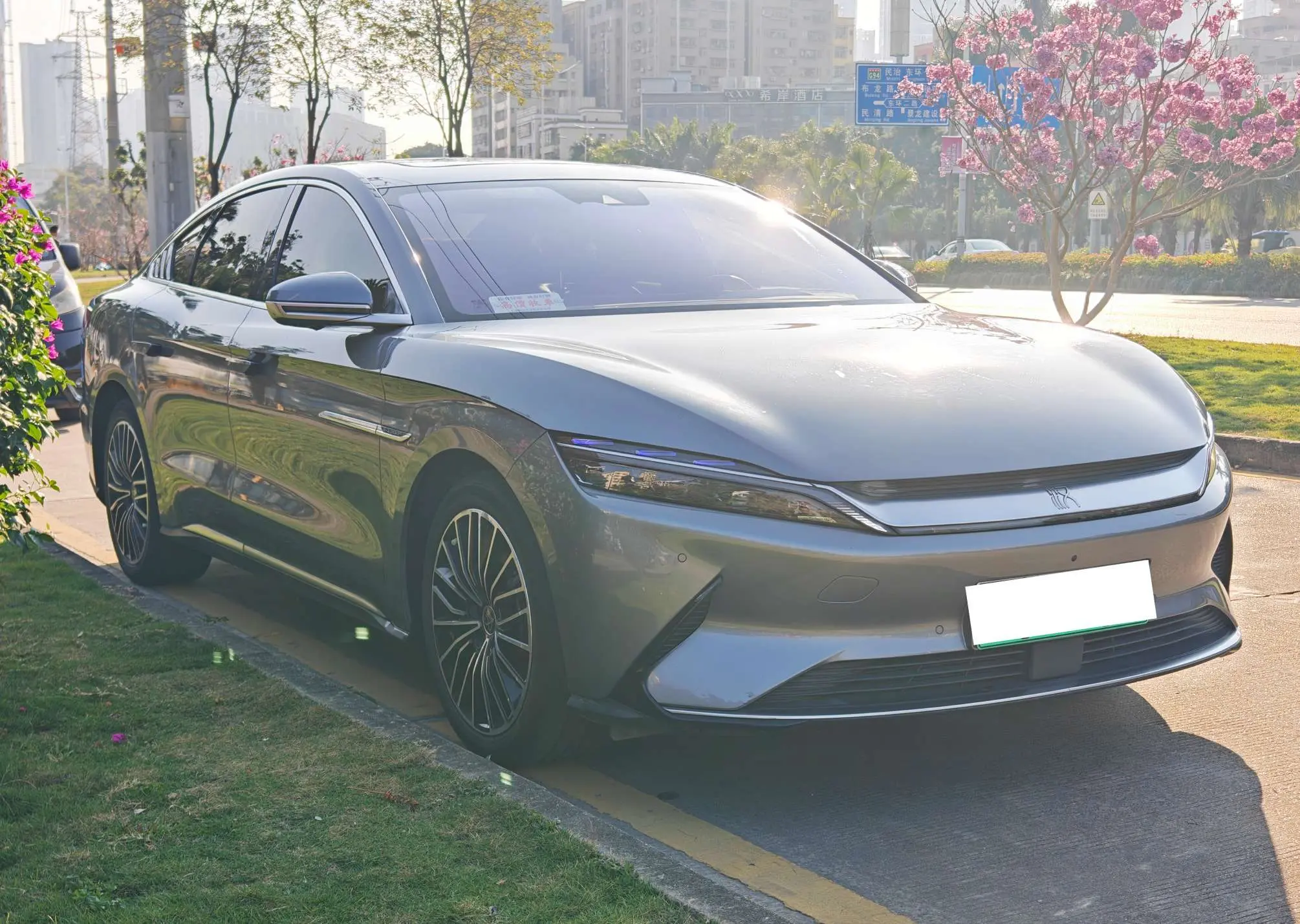 BYD Han EV  из Китая