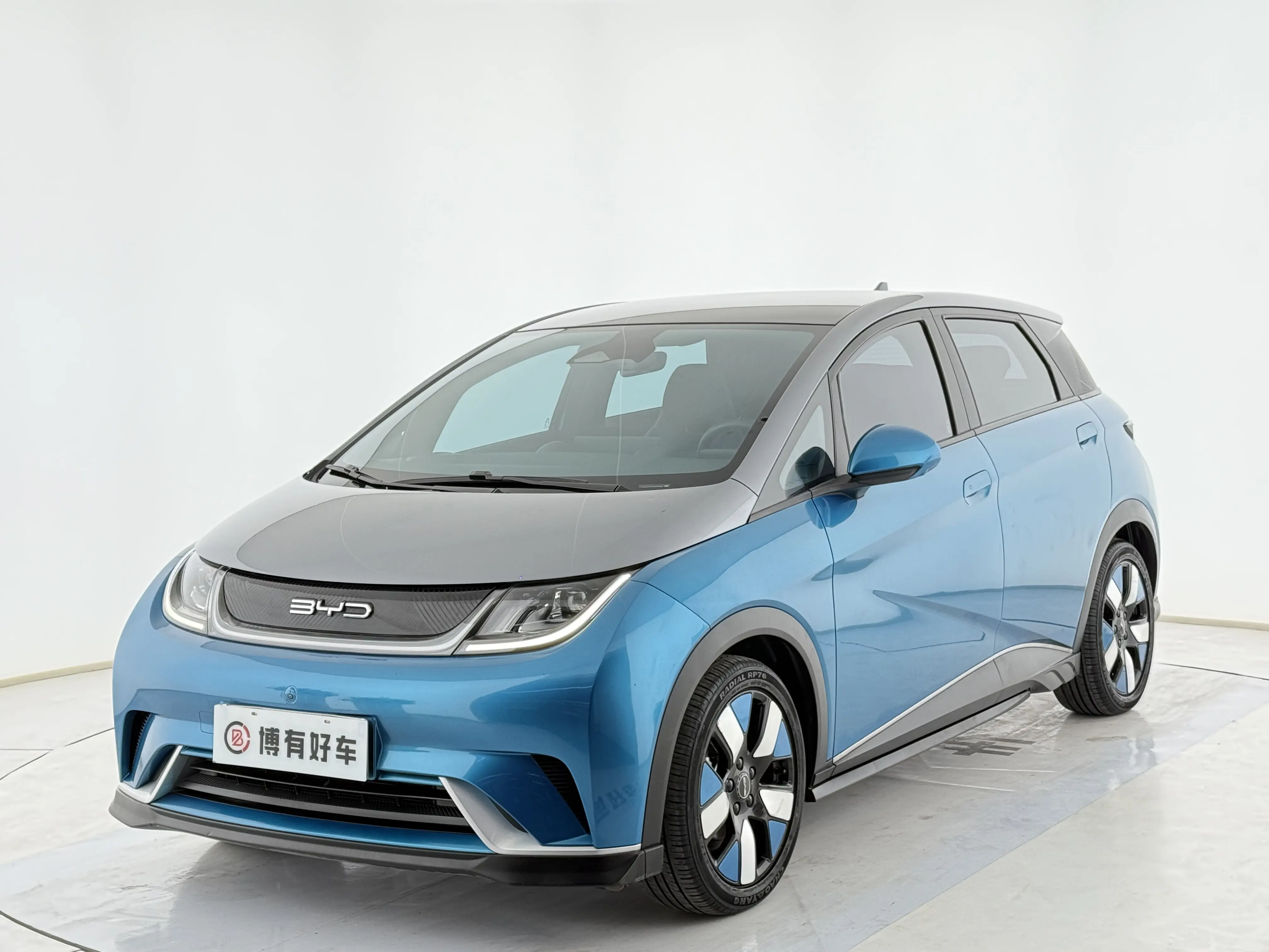 BYD Dolphin  из Китая