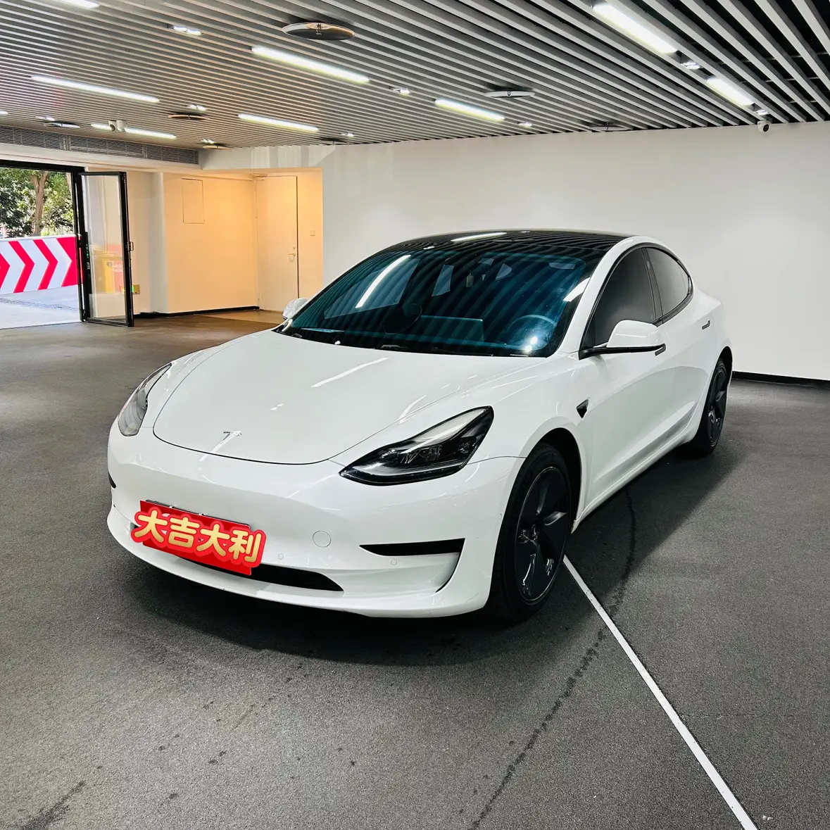 Tesla Model 3  из Китая