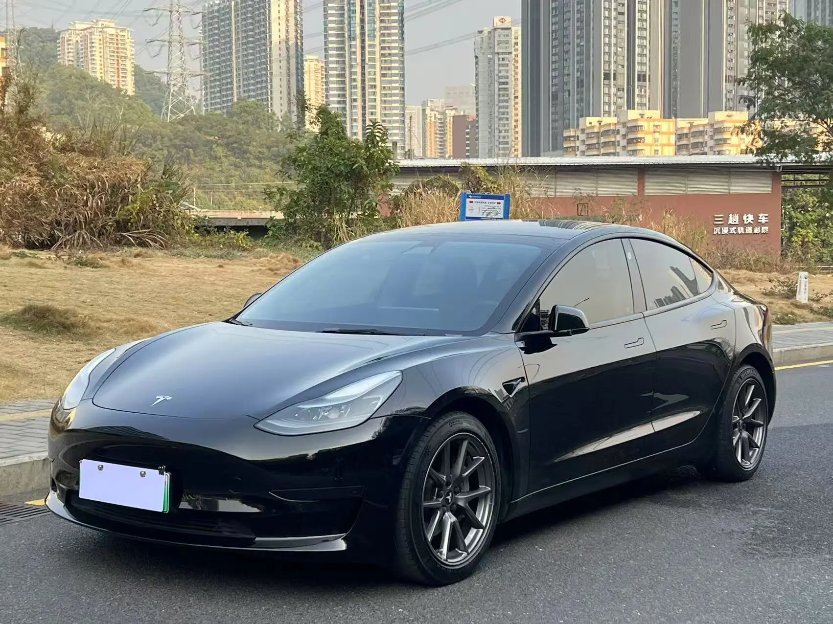 Tesla Model 3  из Китая