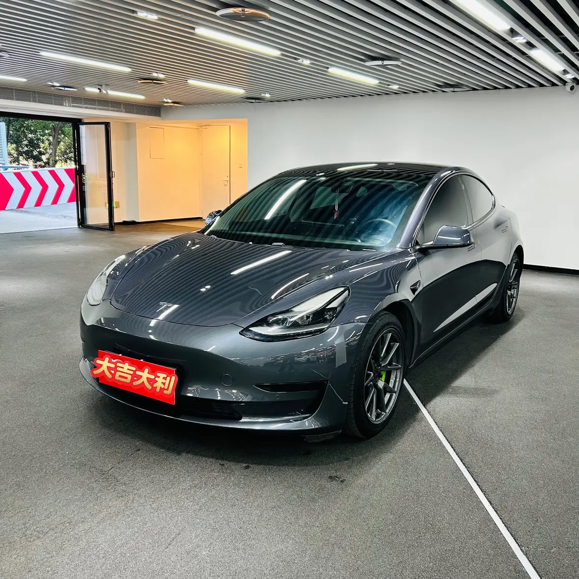 Tesla Model 3  из Китая