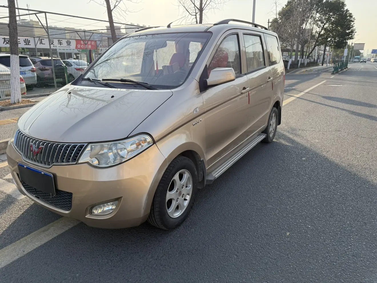 Wuling Hongguang  из Китая