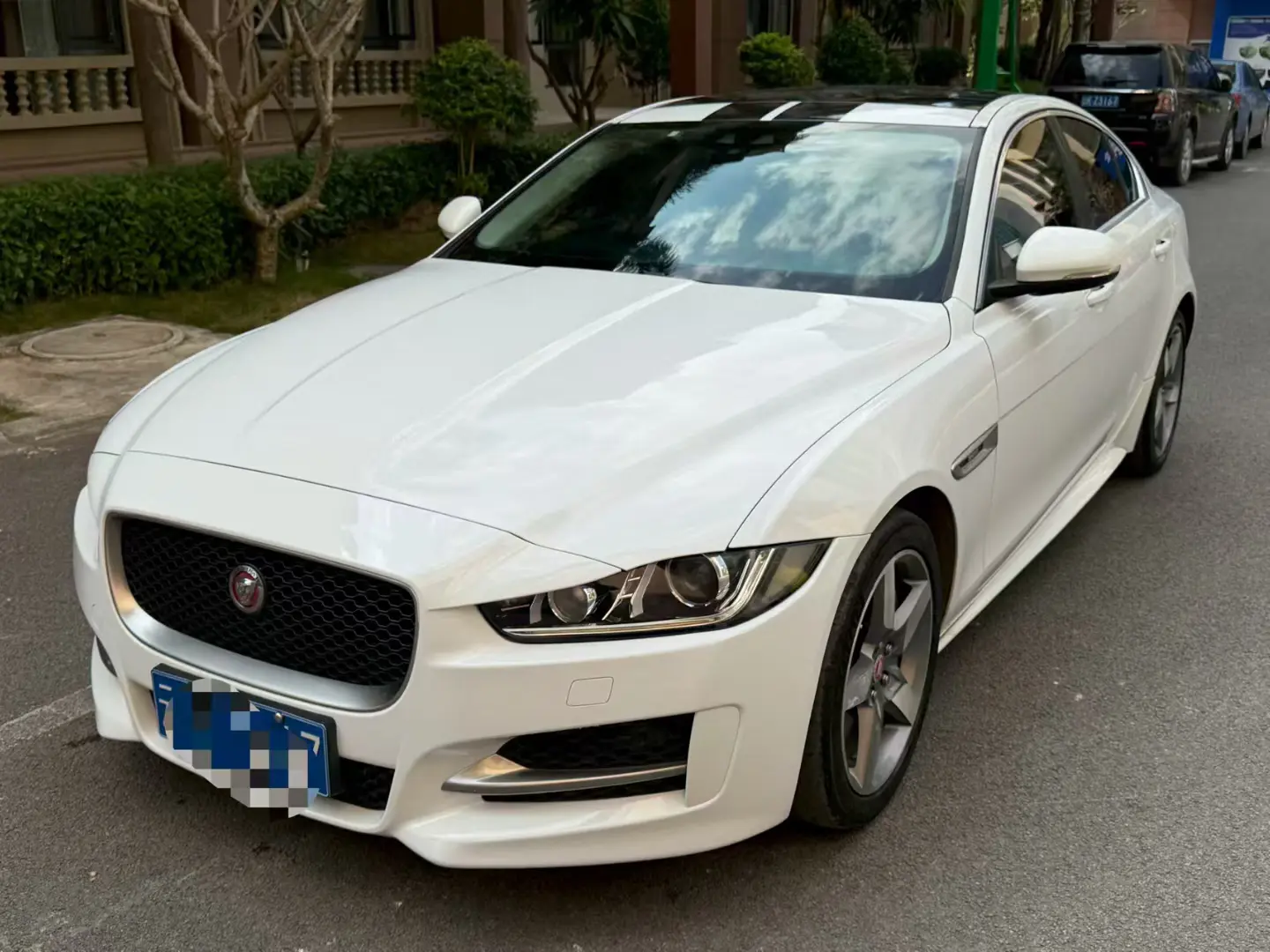 Jaguar XE  из Китая