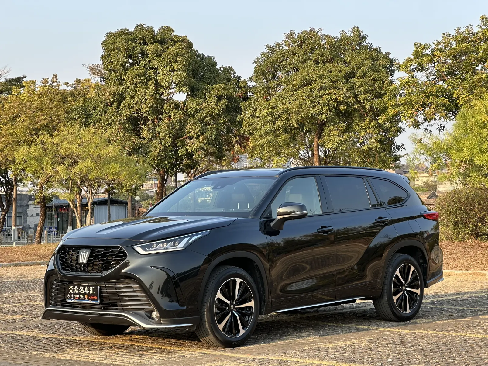 Toyota Crown Kluger  из Китая