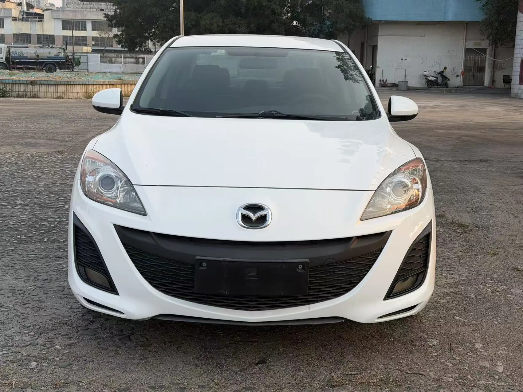 Mazda Axela (Mazda3)  из Китая