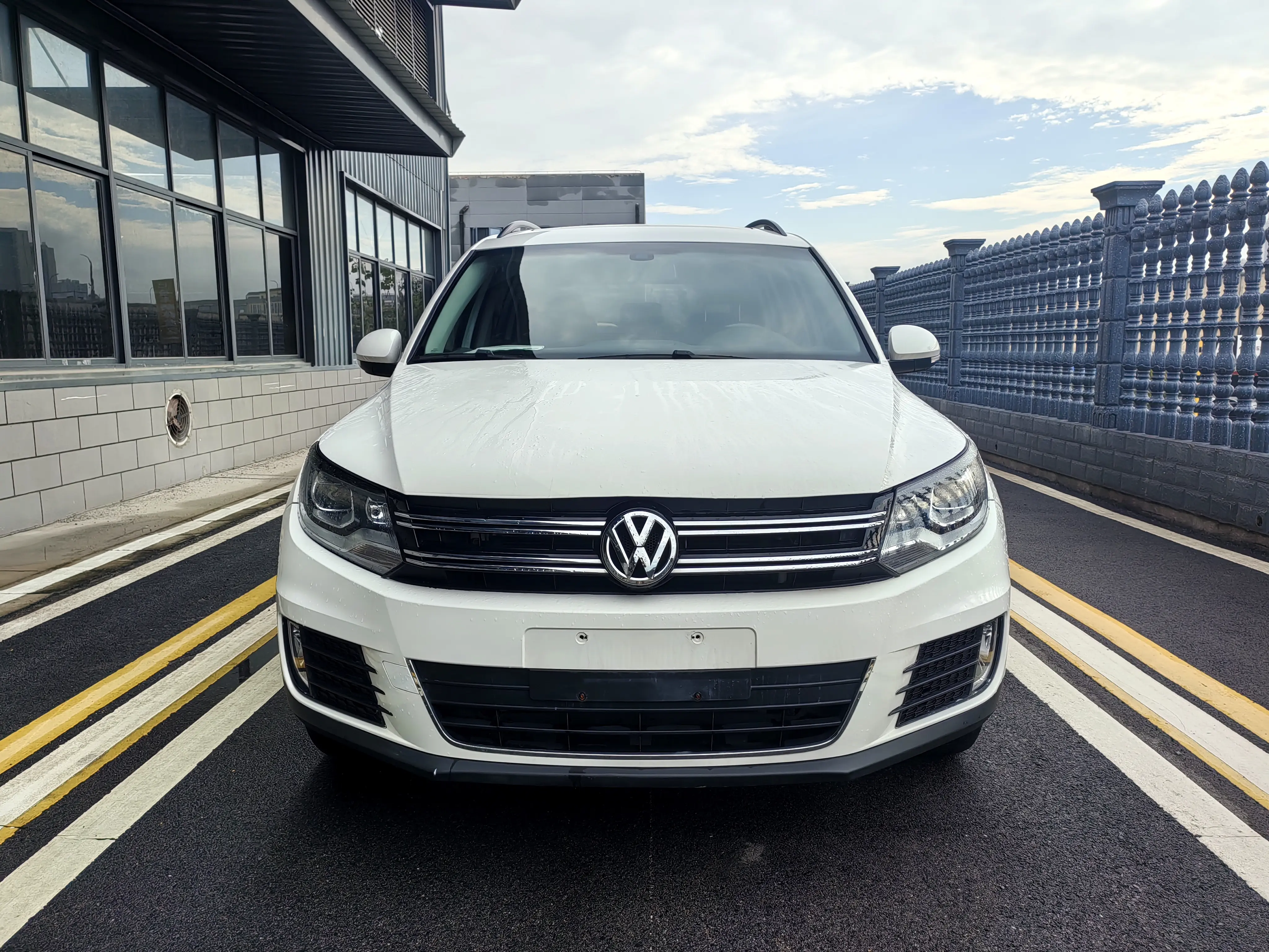 Volkswagen Tiguan  из Китая