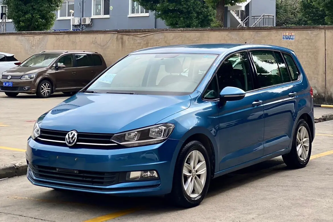 Volkswagen Touran L  из Китая