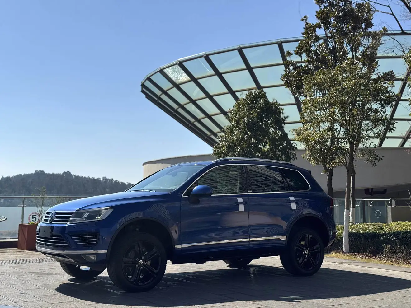 Volkswagen Touareg  из Китая