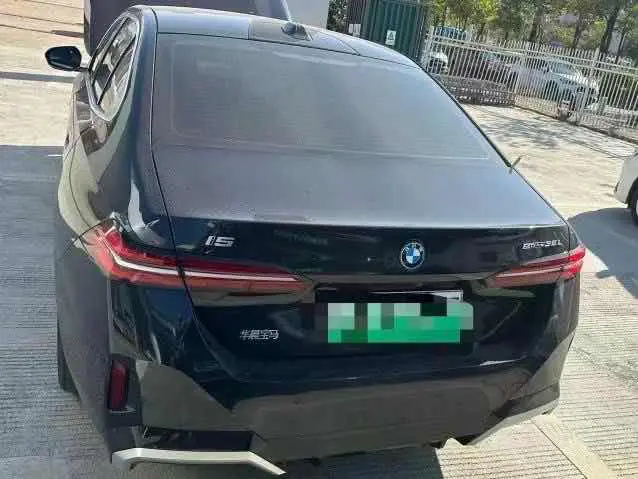 BMW i5  из Китая