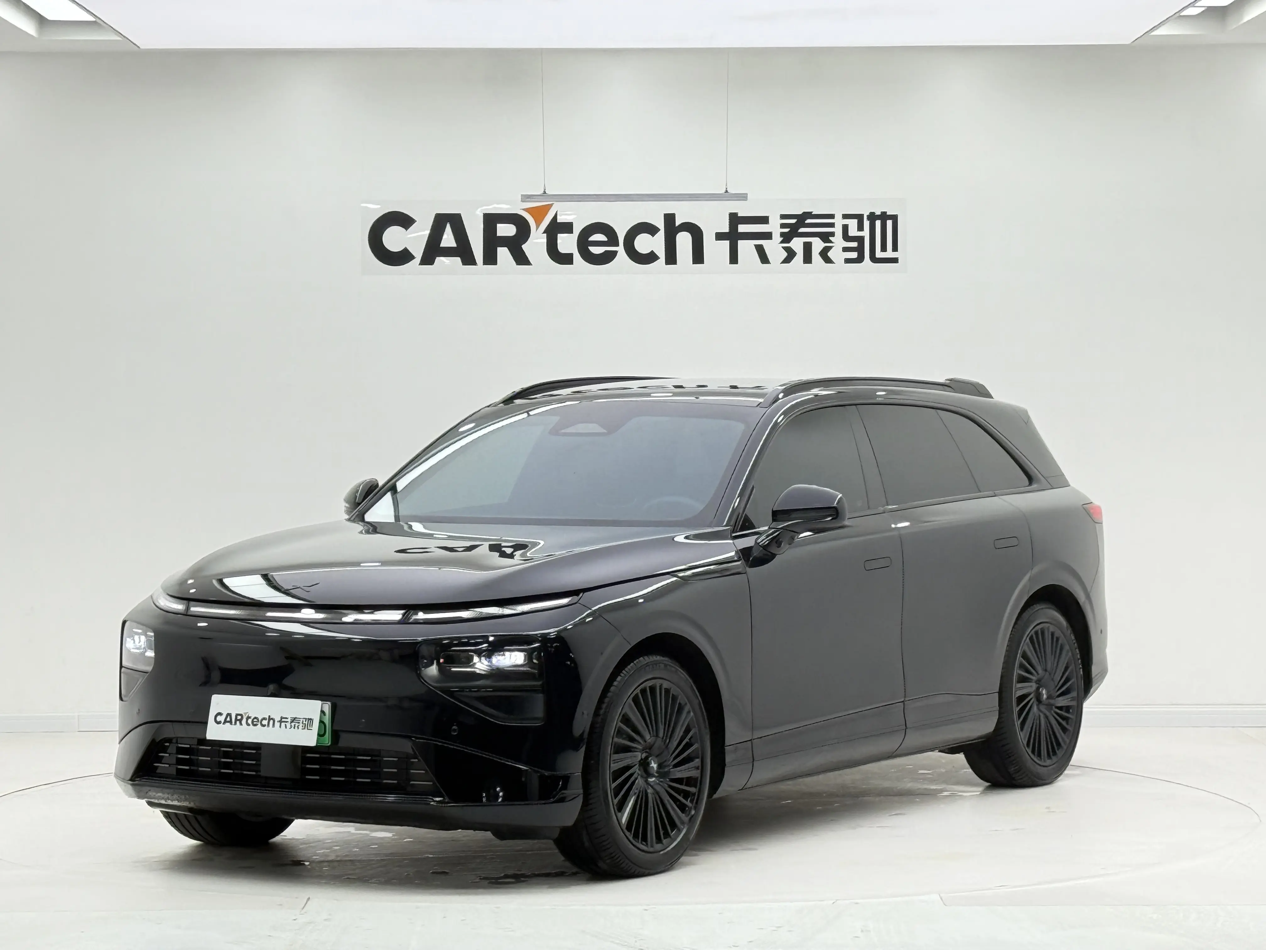 Xpeng G9  из Китая