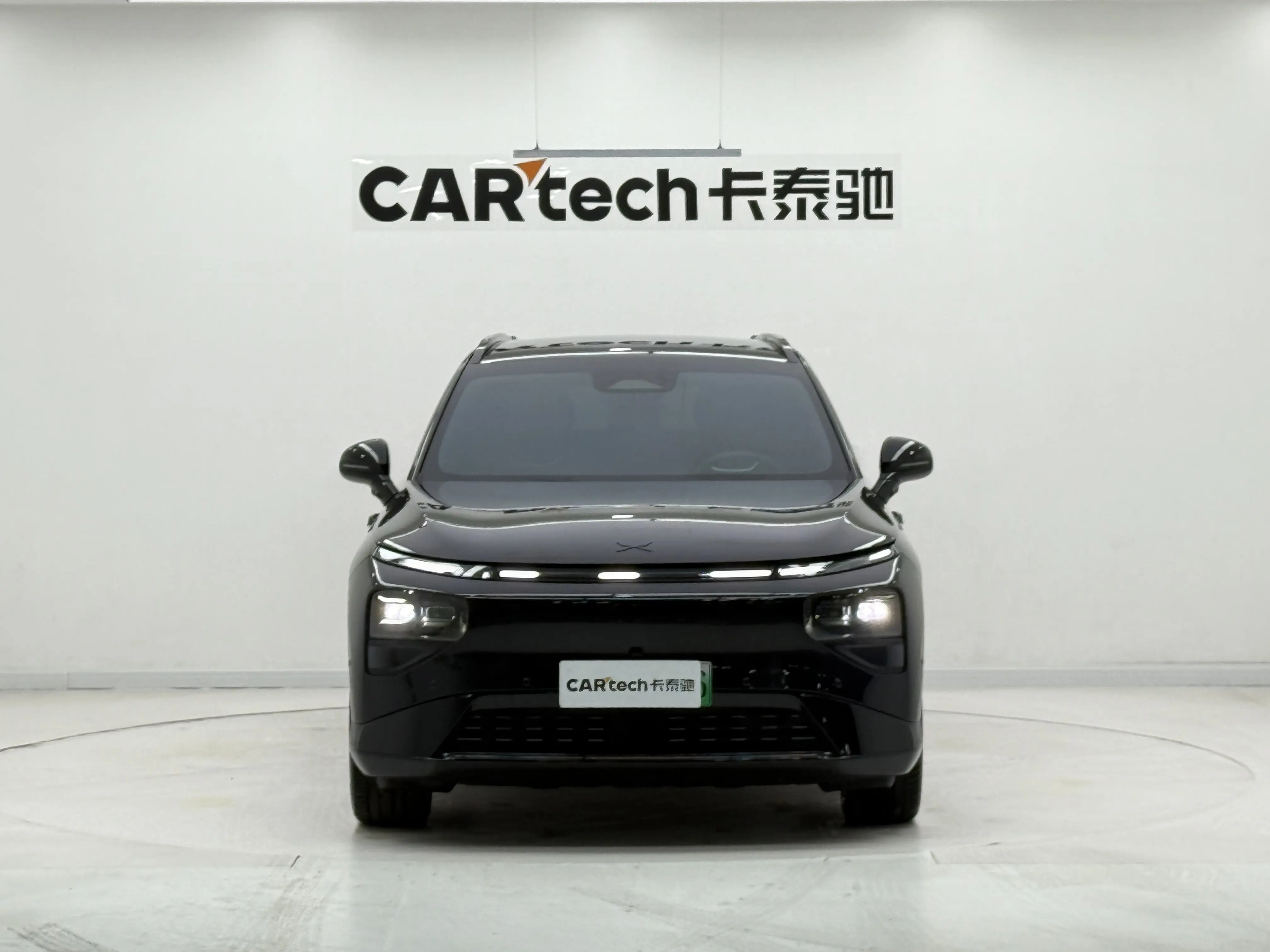 Xpeng G9  из Китая