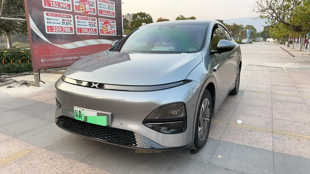 Xpeng G6  из Китая