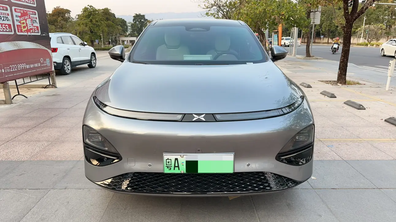 Xpeng G6  из Китая