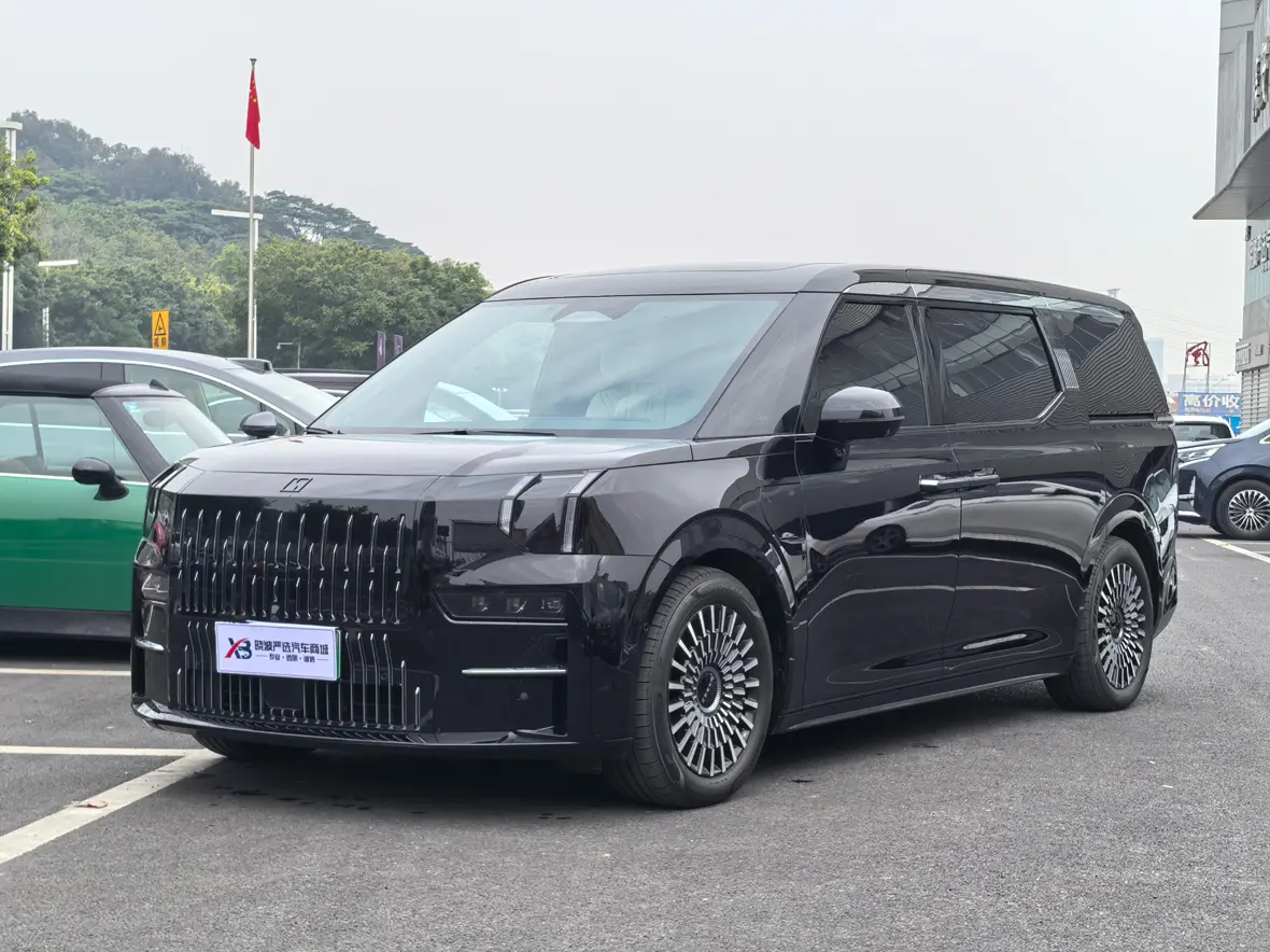 ZEEKR 009  из Китая