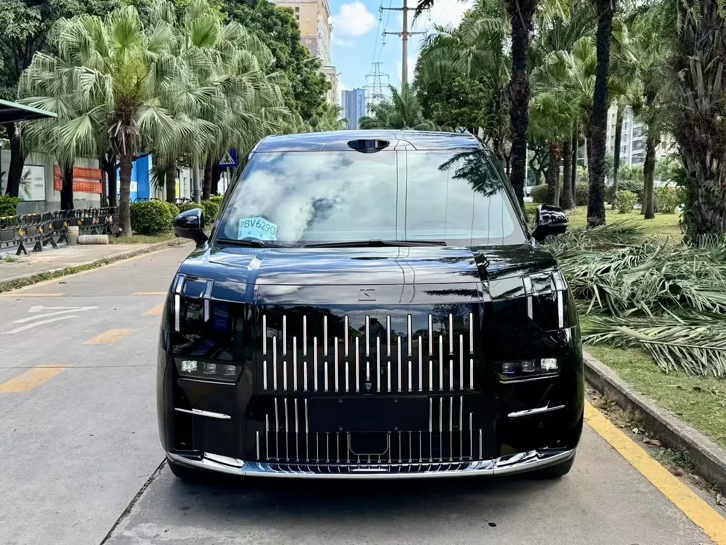 ZEEKR 009  из Китая