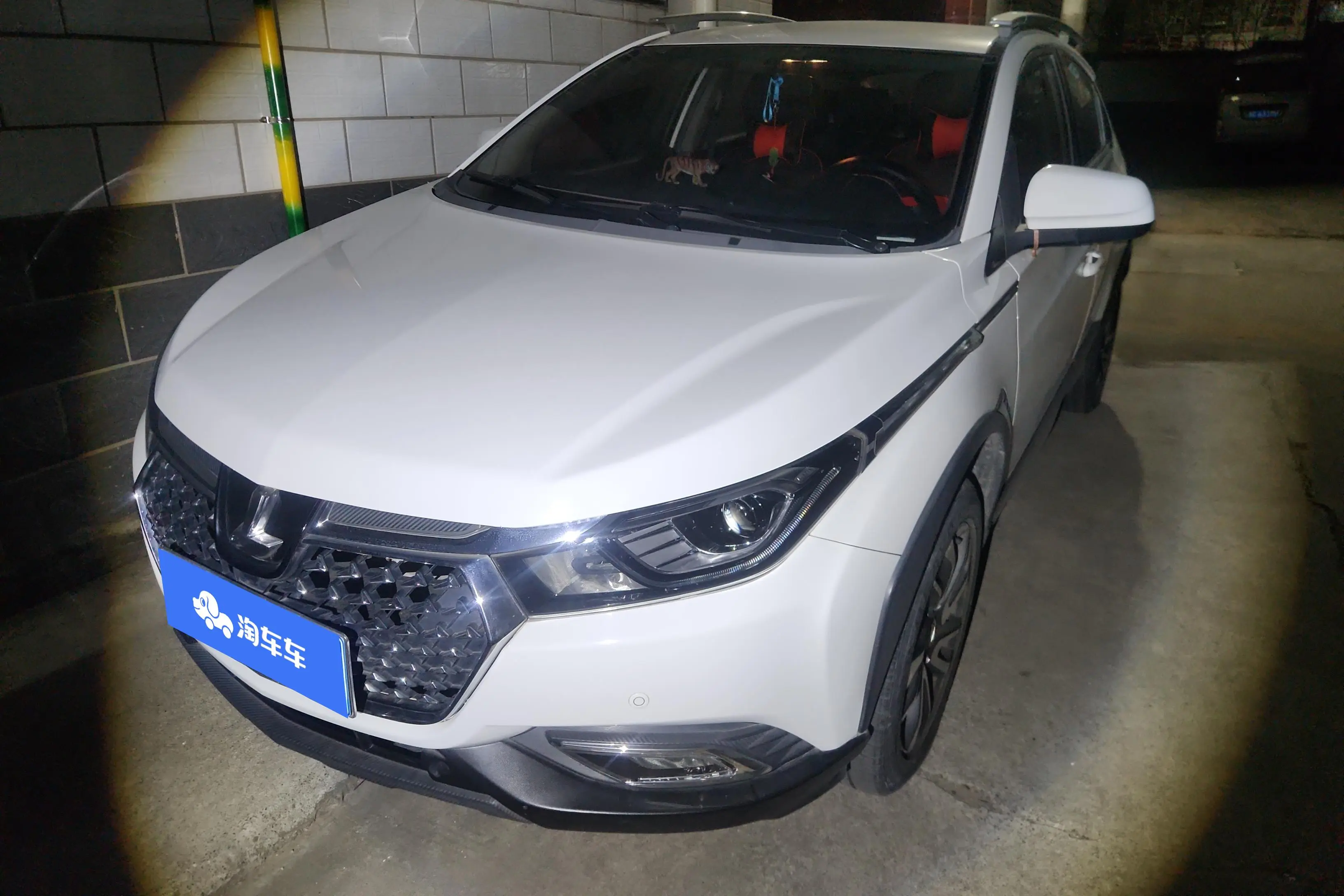 Nazhijie U5 SUV  из Китая