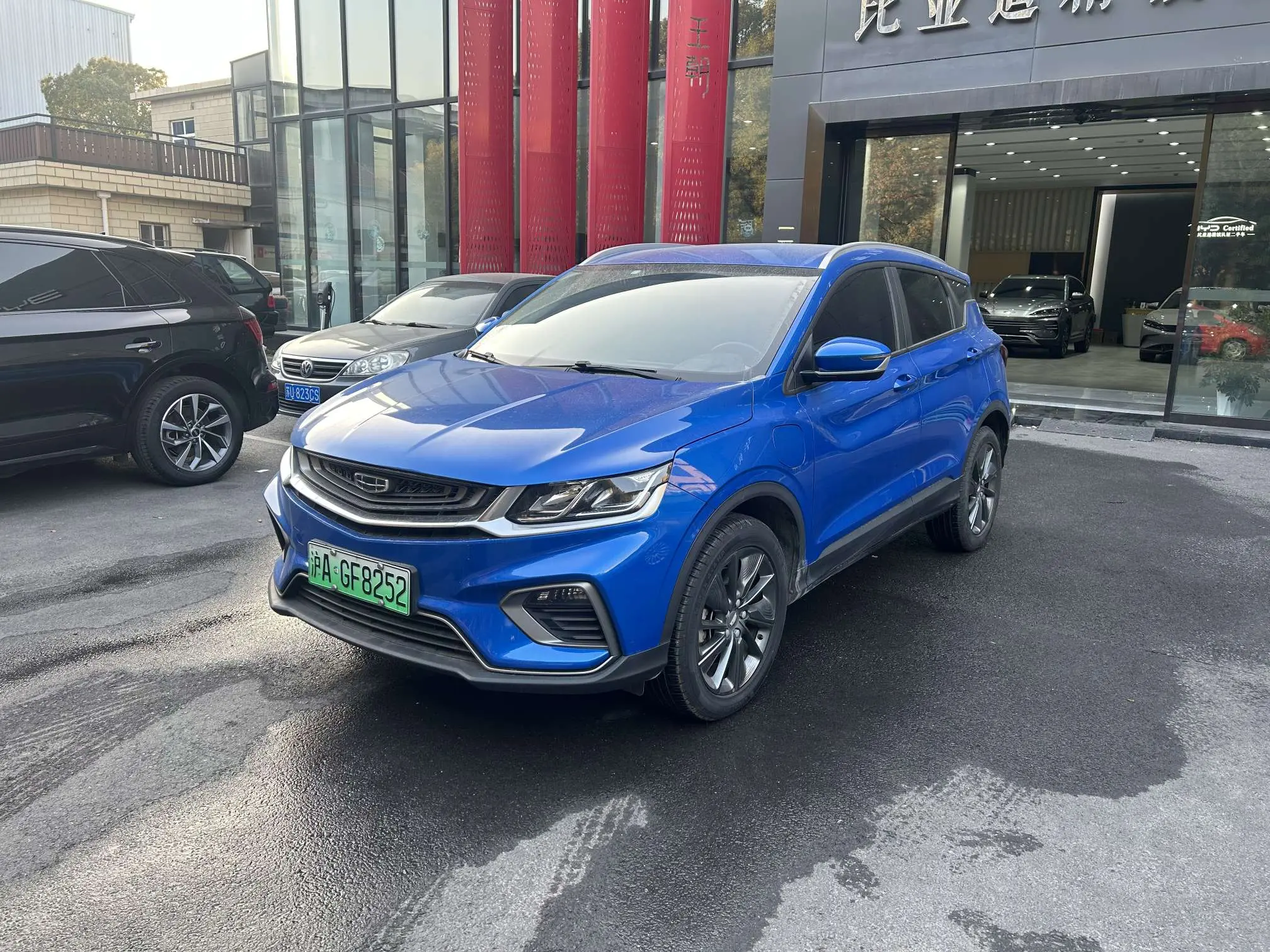 Geely Binyue PHEV  из Китая