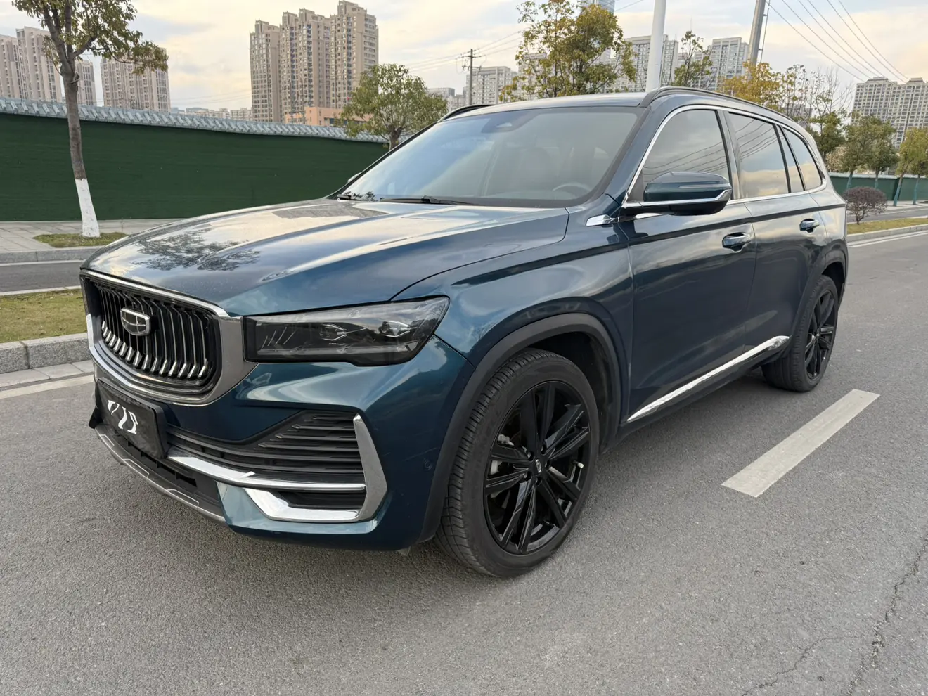 Geely Monjaro (Xingyue L)  из Китая