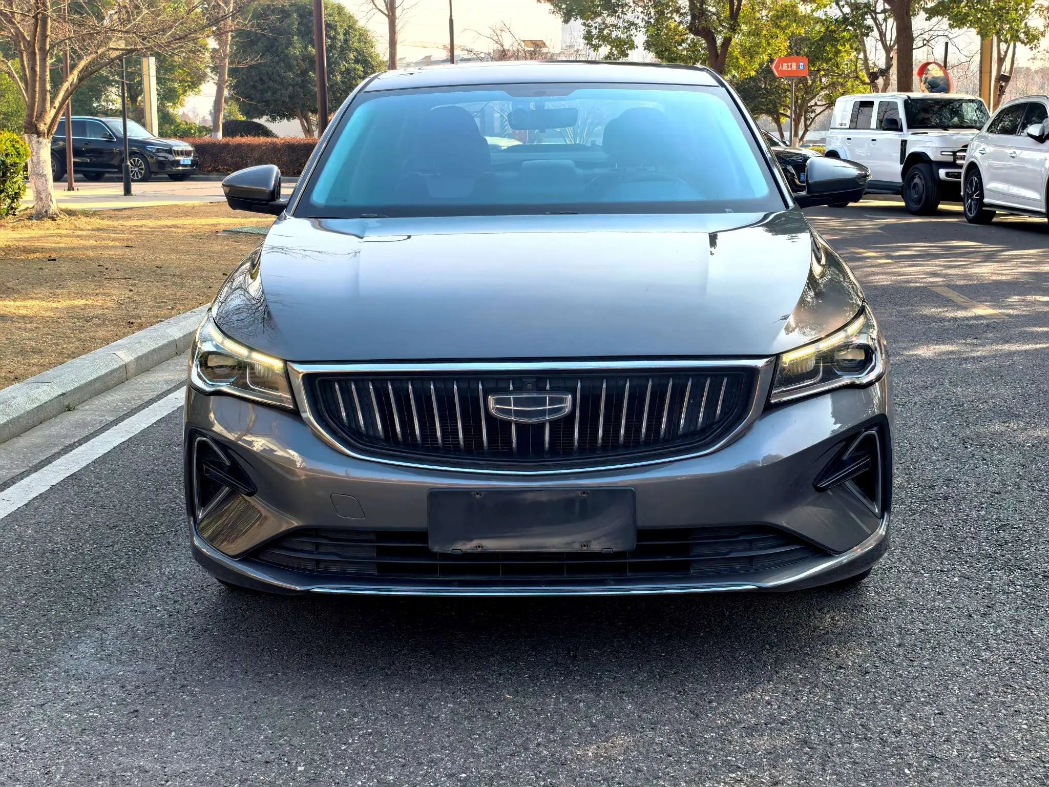 Geely Emgrand  из Китая