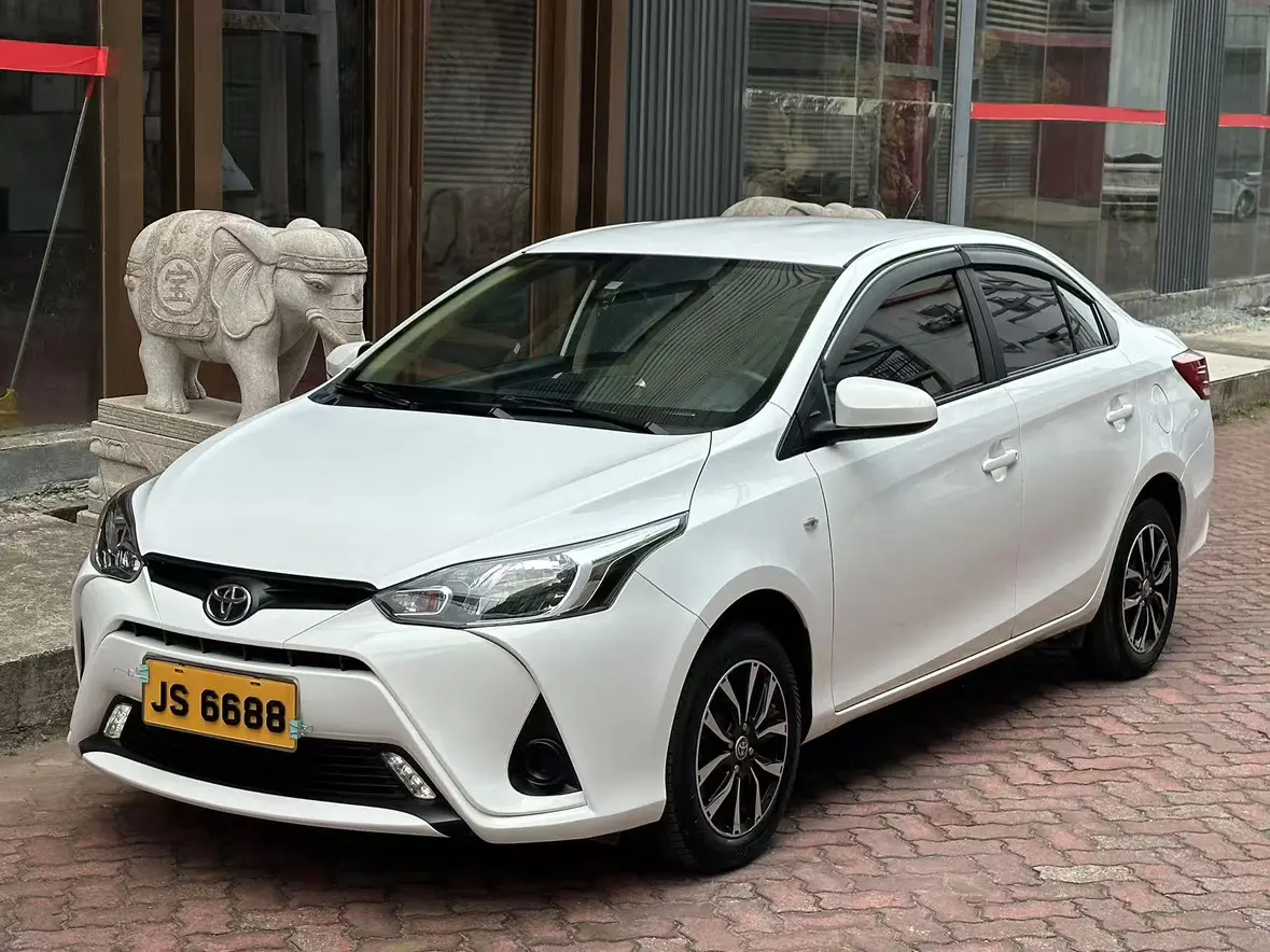Toyota YARiS L Enjoy  из Китая