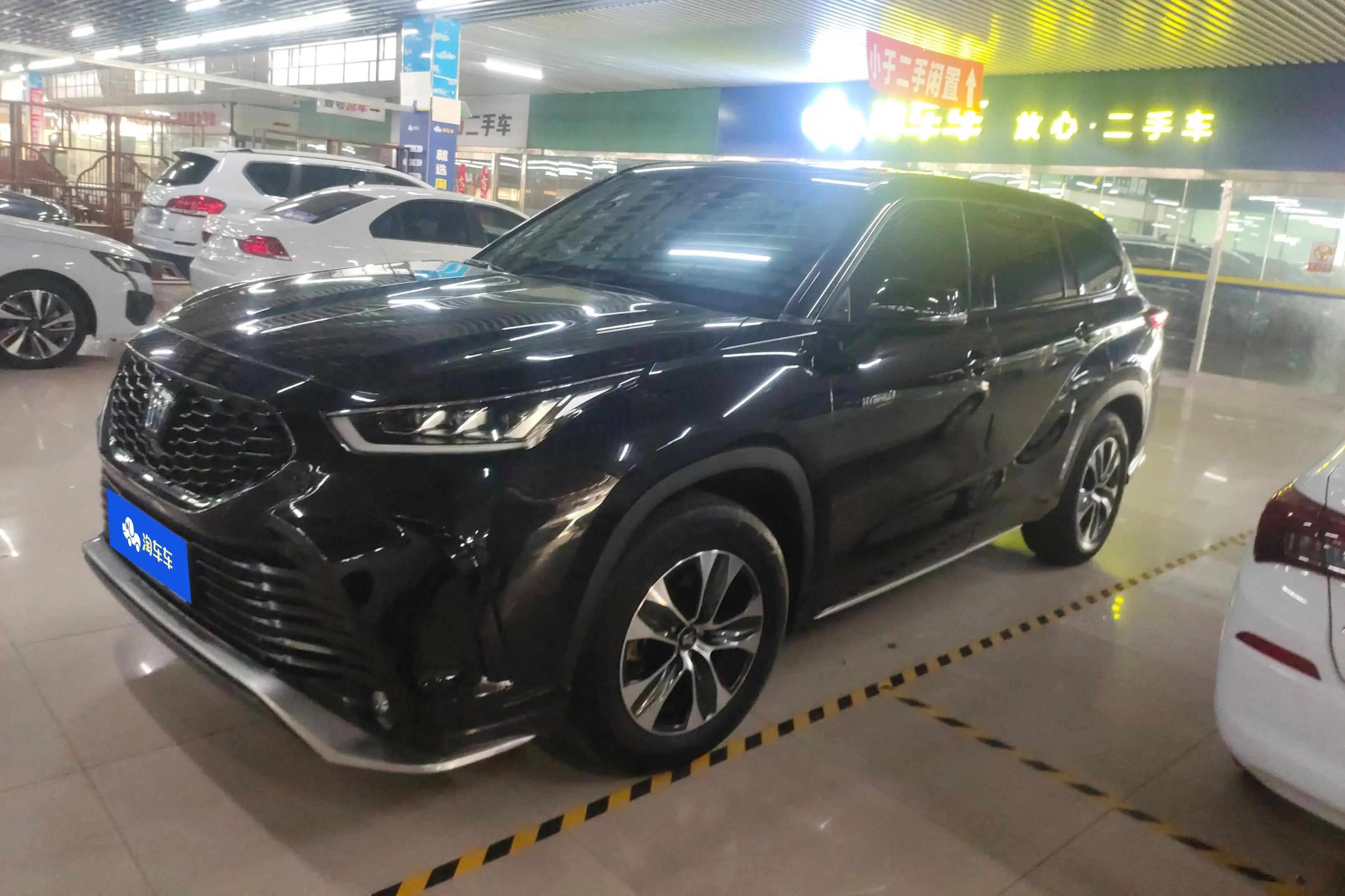 Toyota Crown Kluger  из Китая