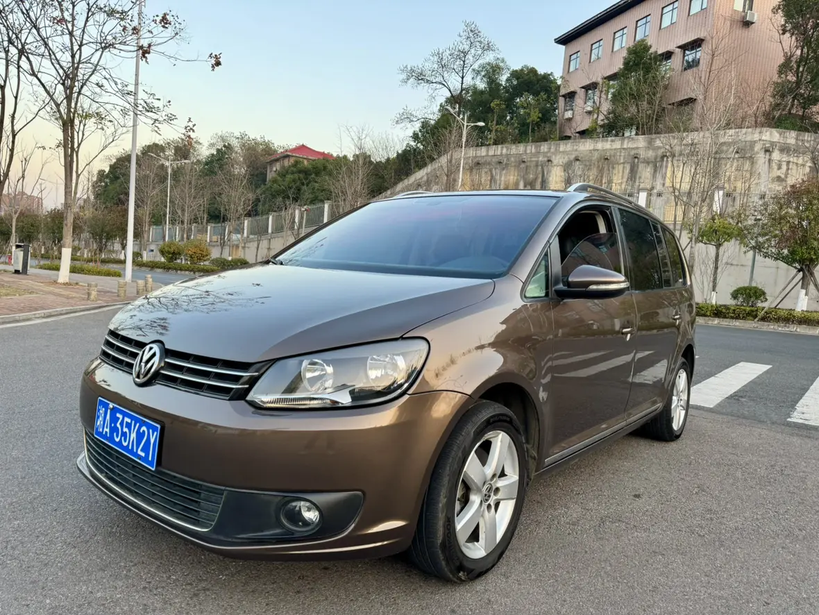 Volkswagen Touran  из Китая