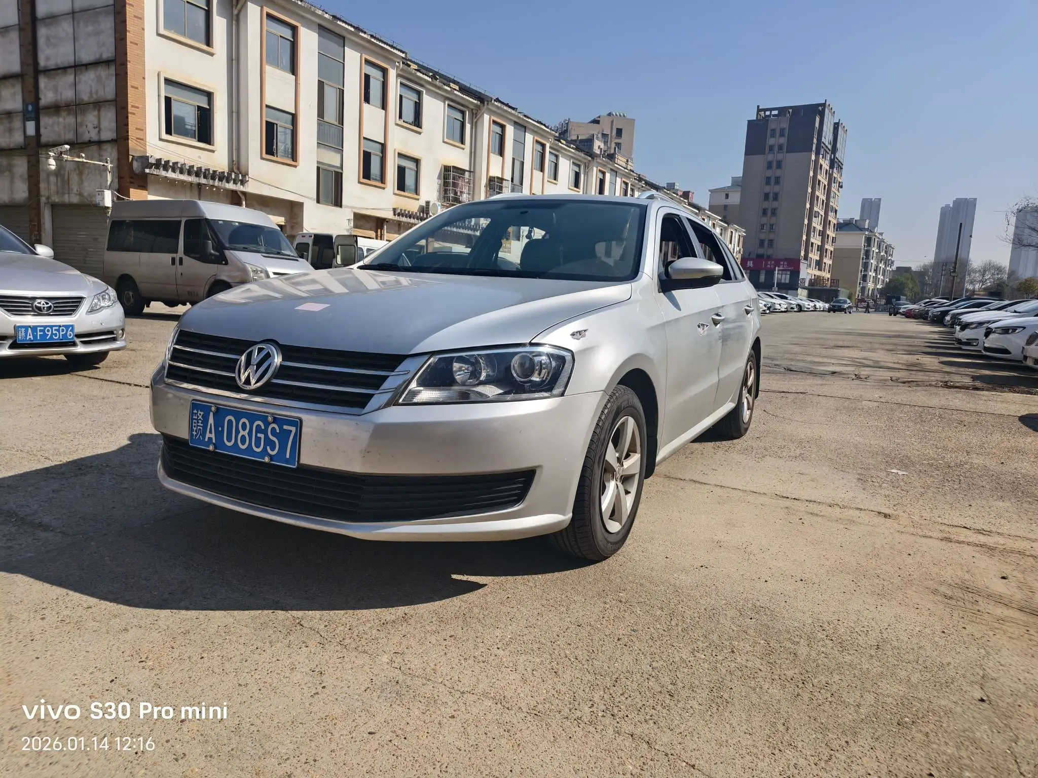 Volkswagen Langxing  из Китая