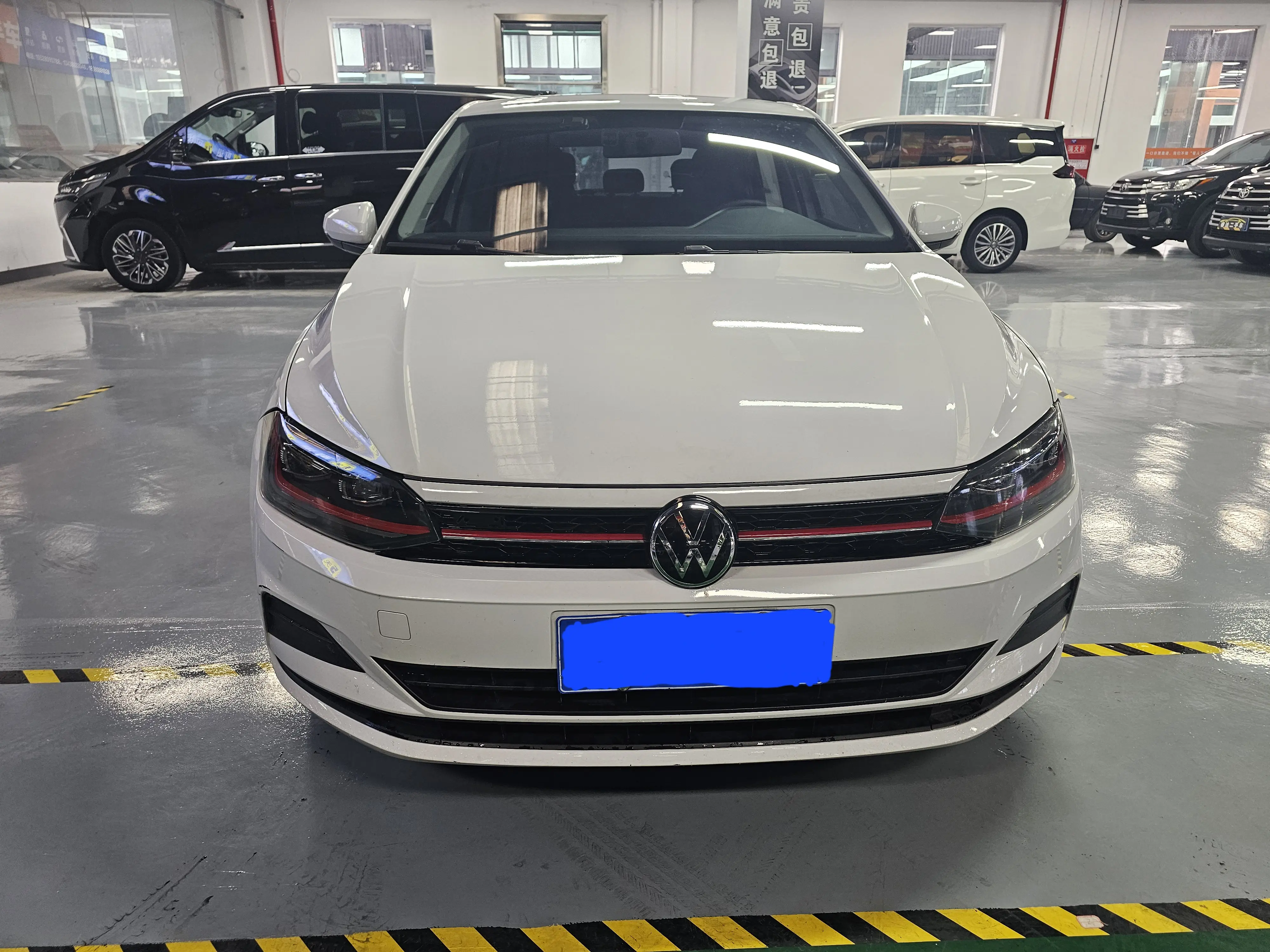 Volkswagen Polo  из Китая