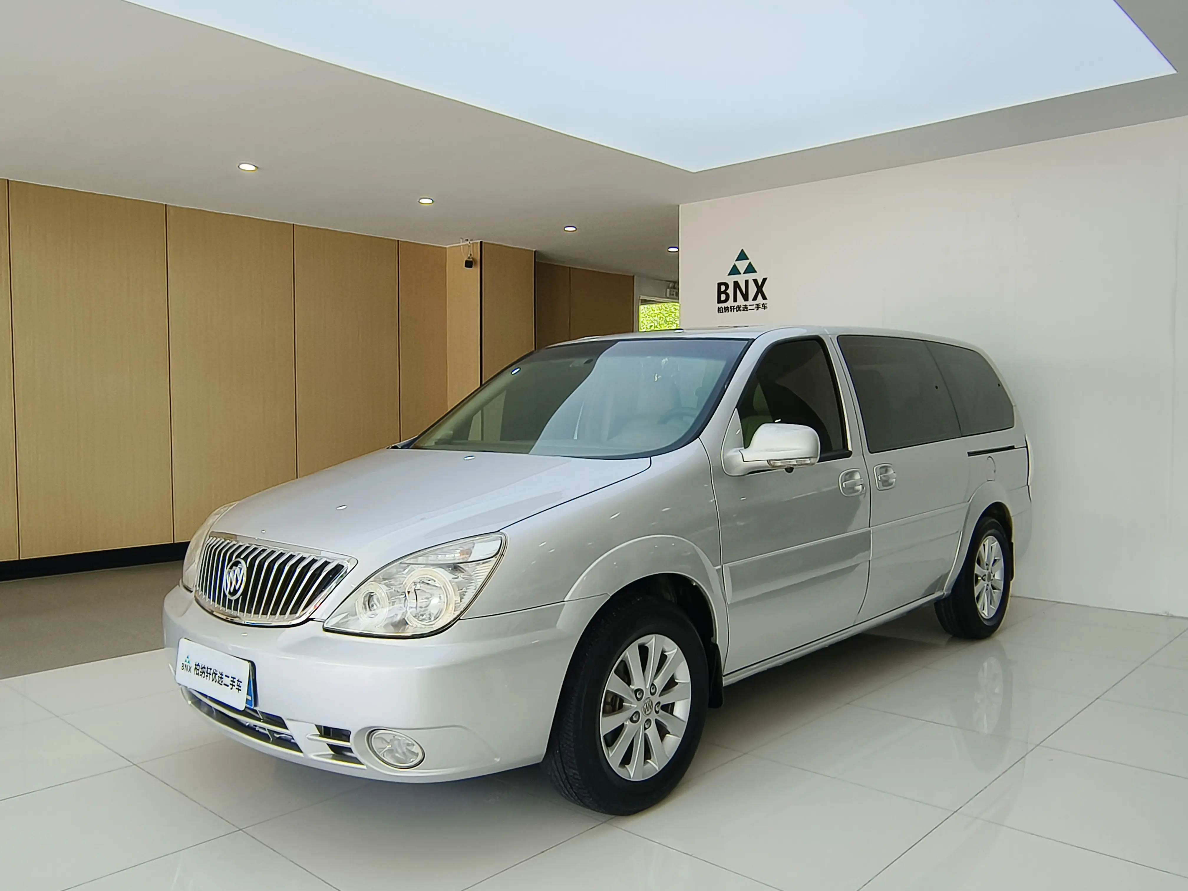 Buick GL8  из Китая