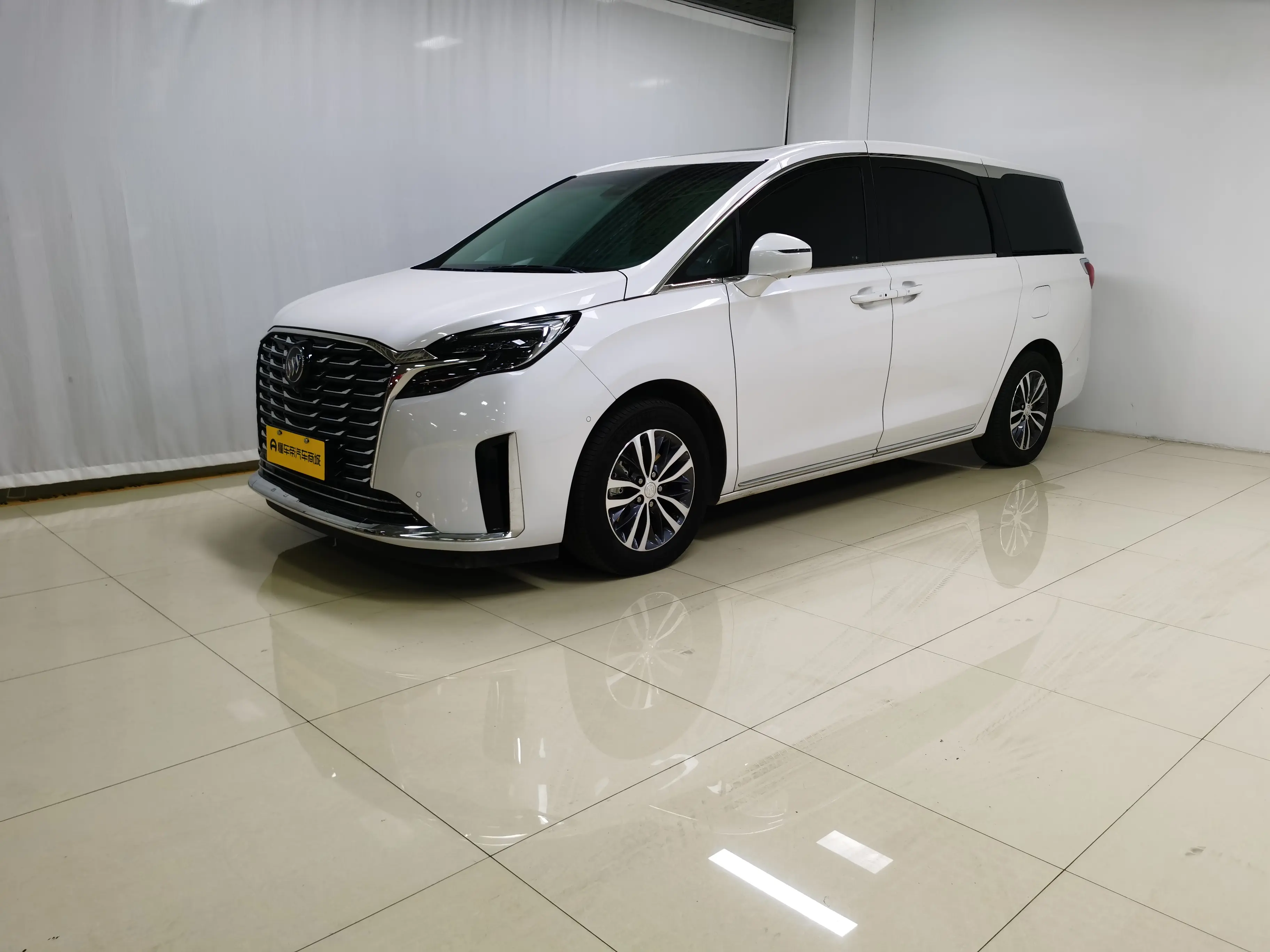 Buick GL8  из Китая