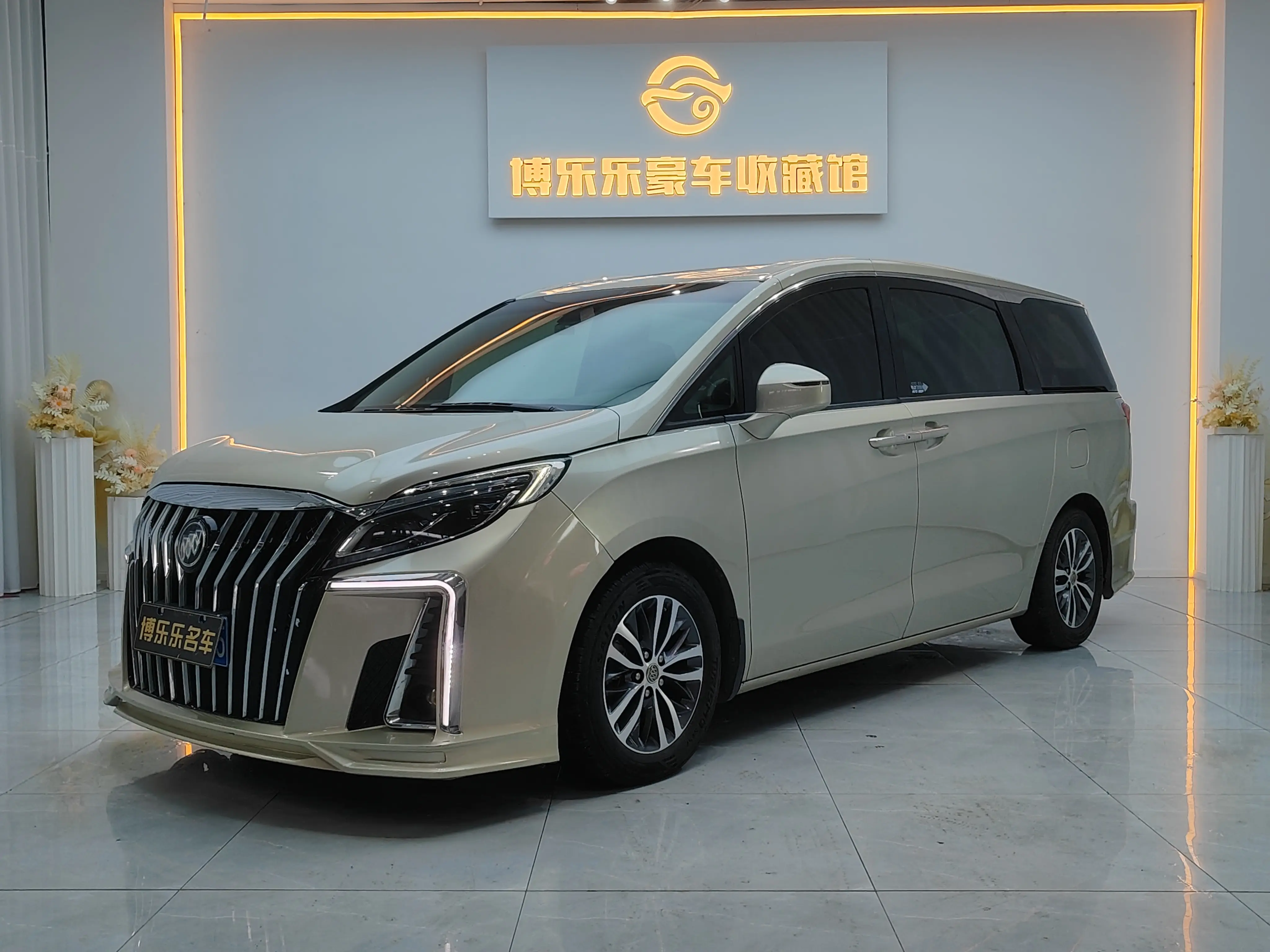 Buick GL8  из Китая