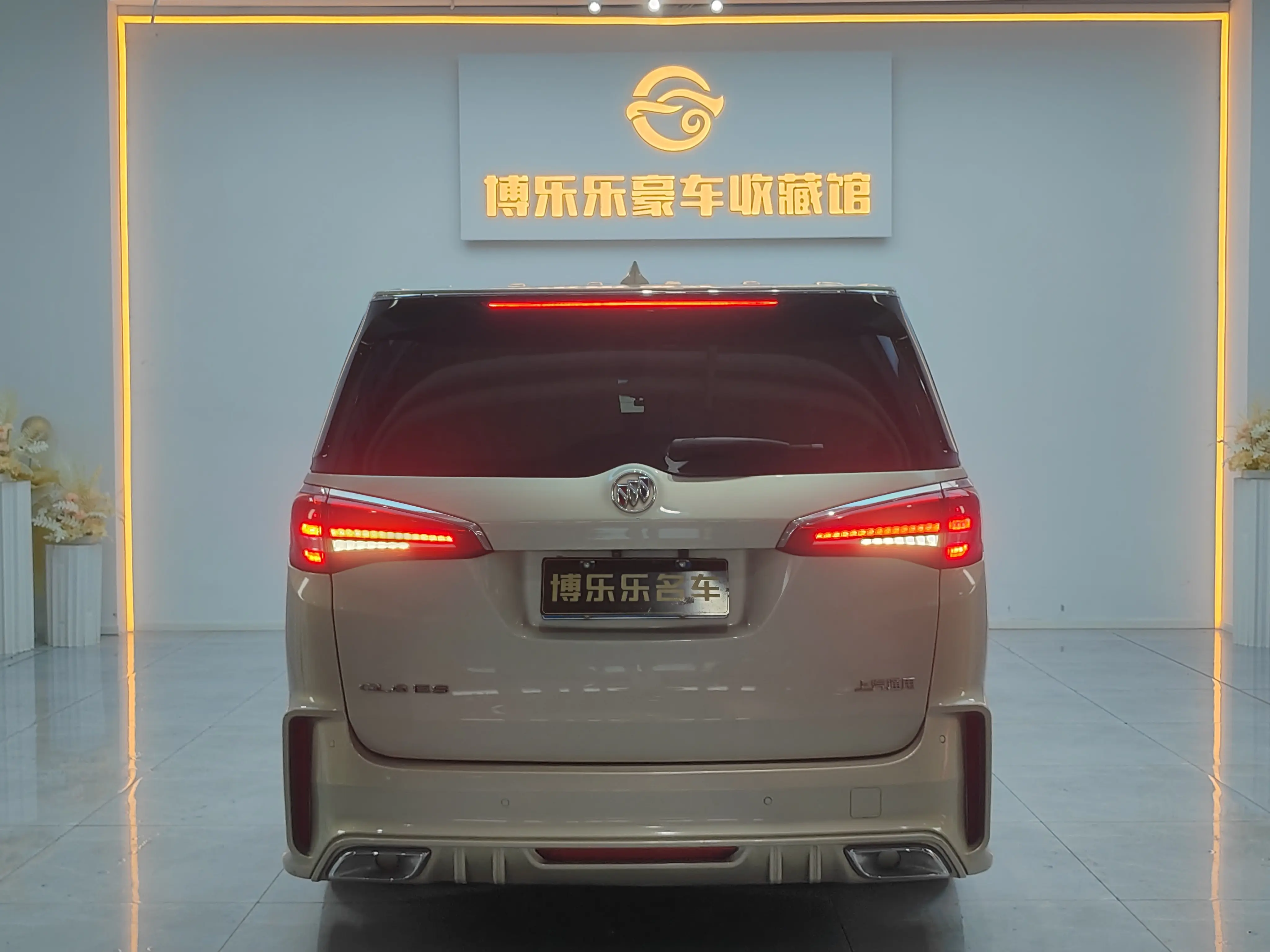 Buick GL8  из Китая