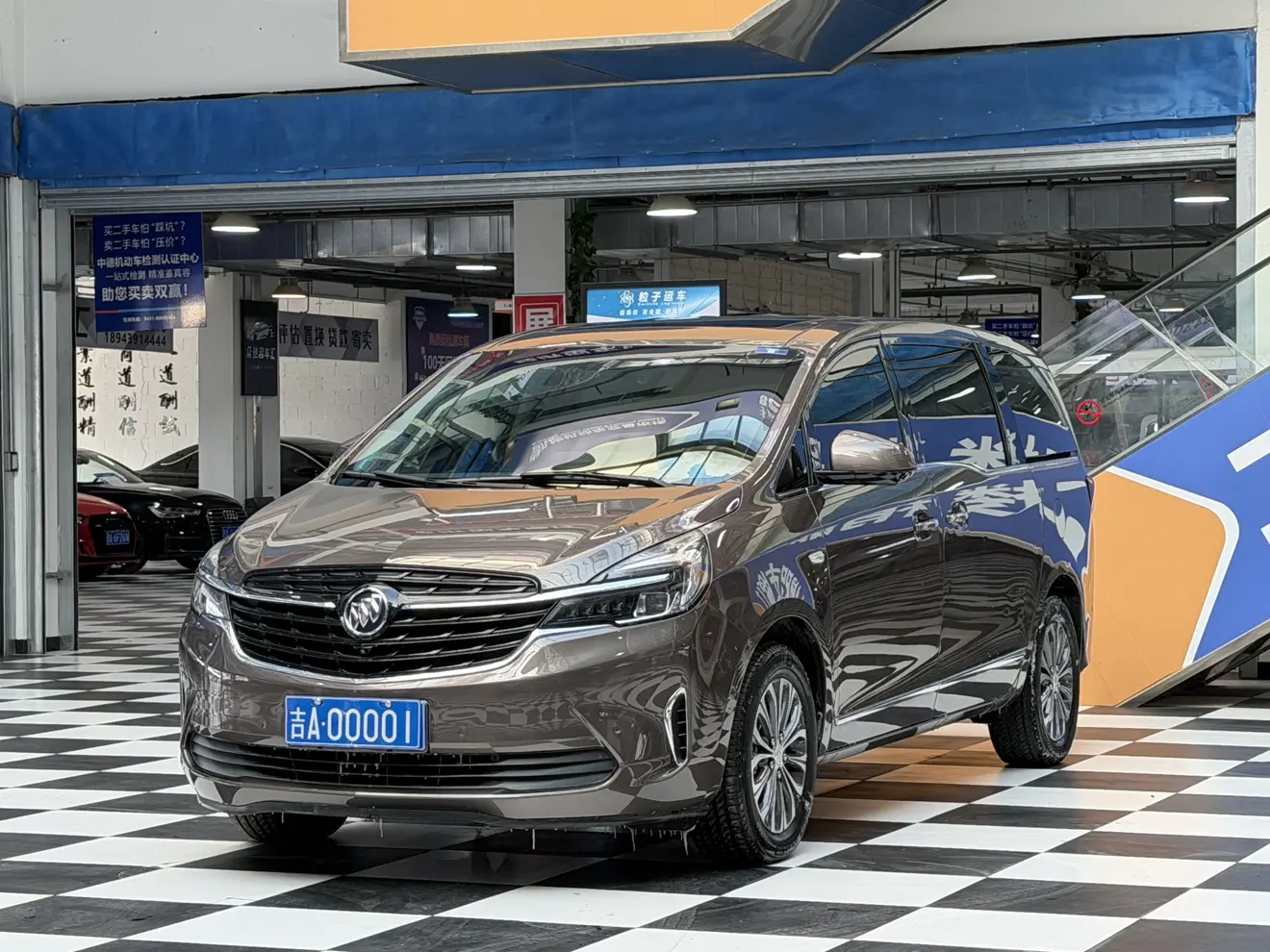 Buick GL8  из Китая