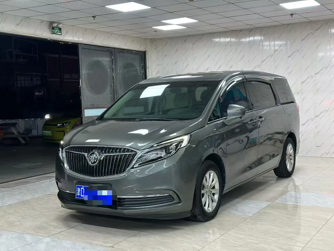 Buick GL8  из Китая