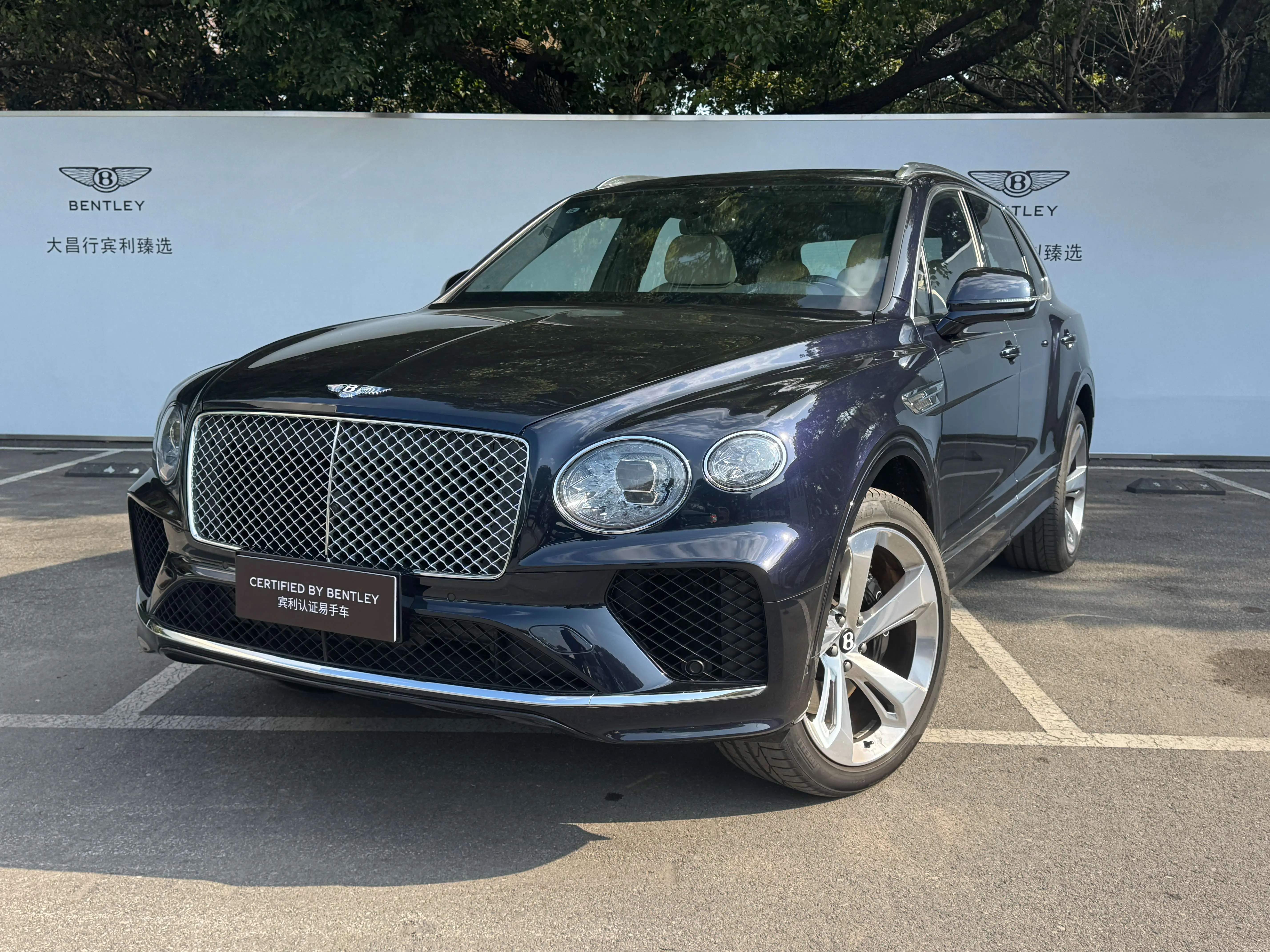 Bentley Bentayga  из Китая