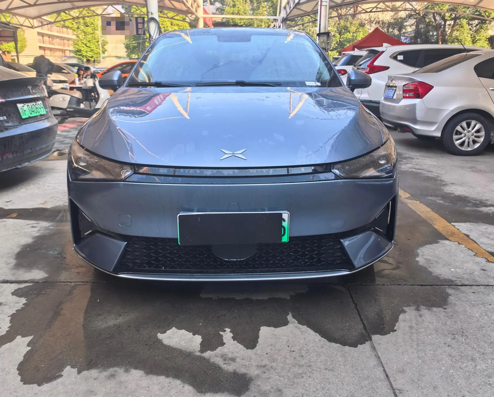 Xpeng P5  из Китая