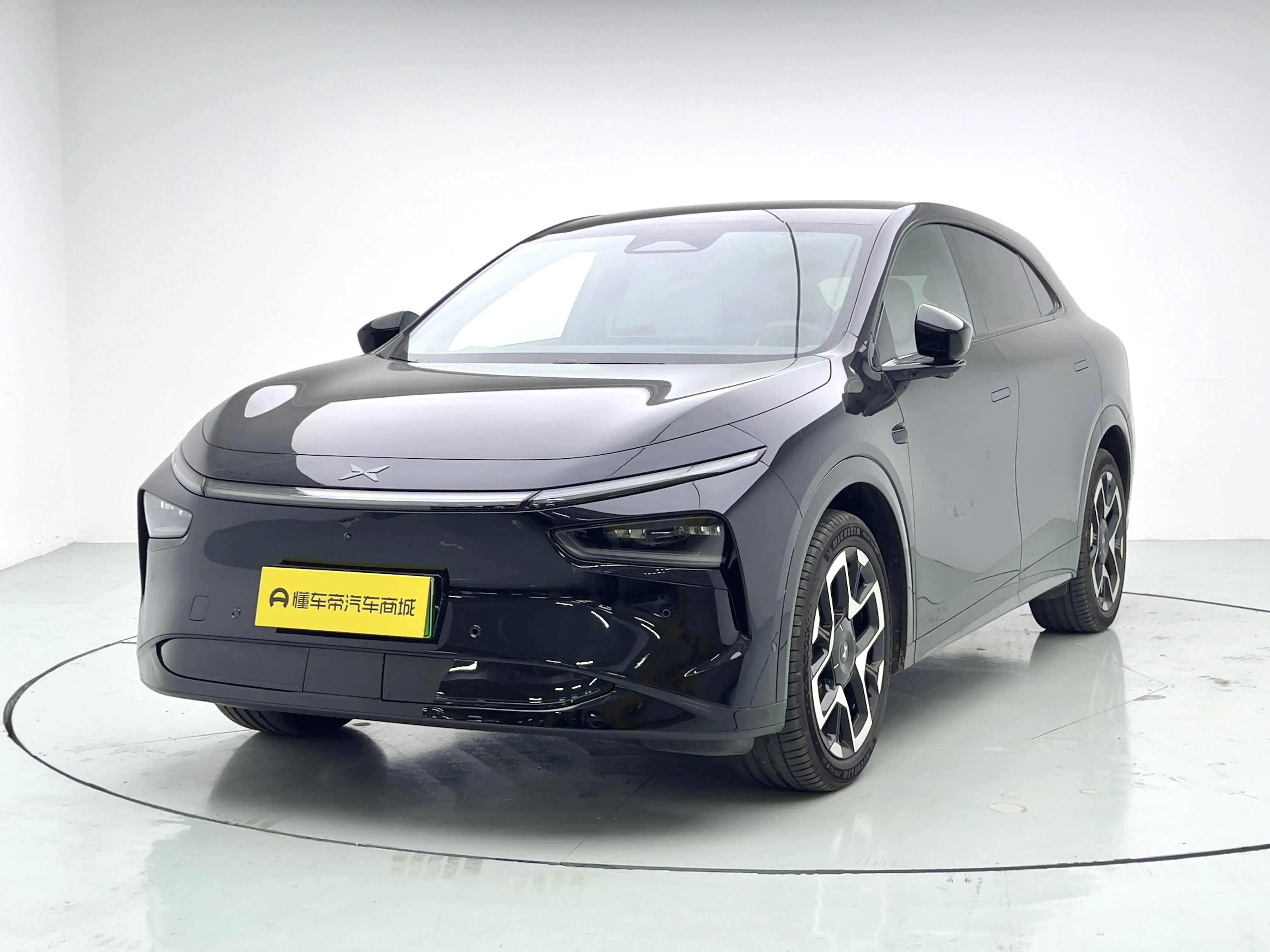 Xpeng G7  из Китая