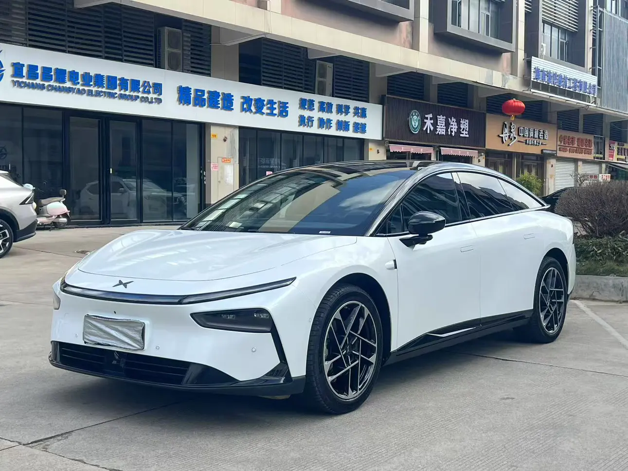 Xpeng P7+  из Китая