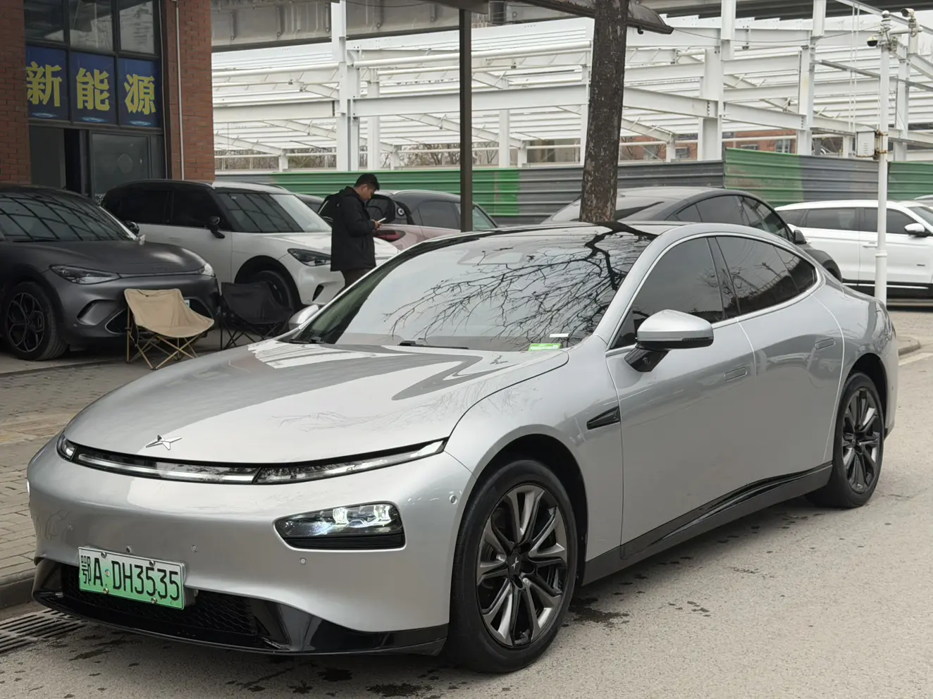 Xpeng P7  из Китая